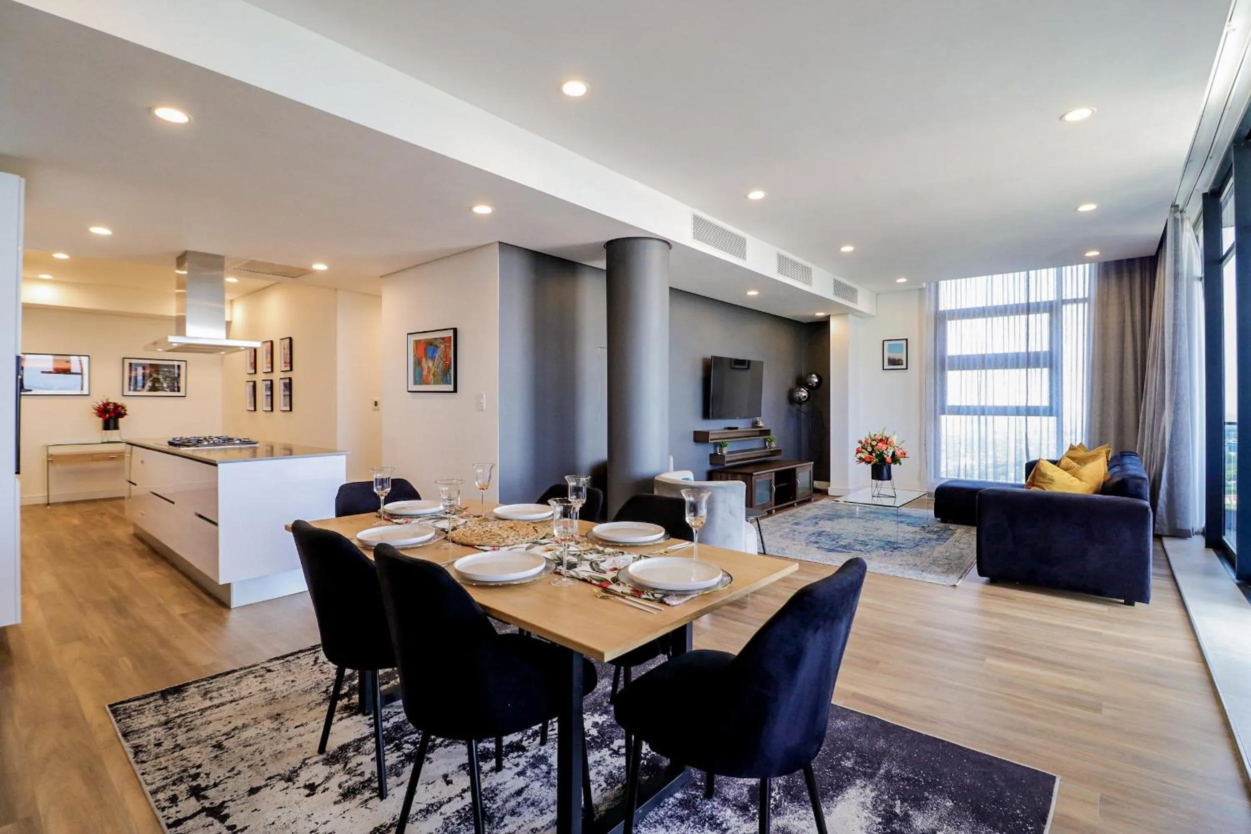 Dining area in Reserved Suites Illovo
