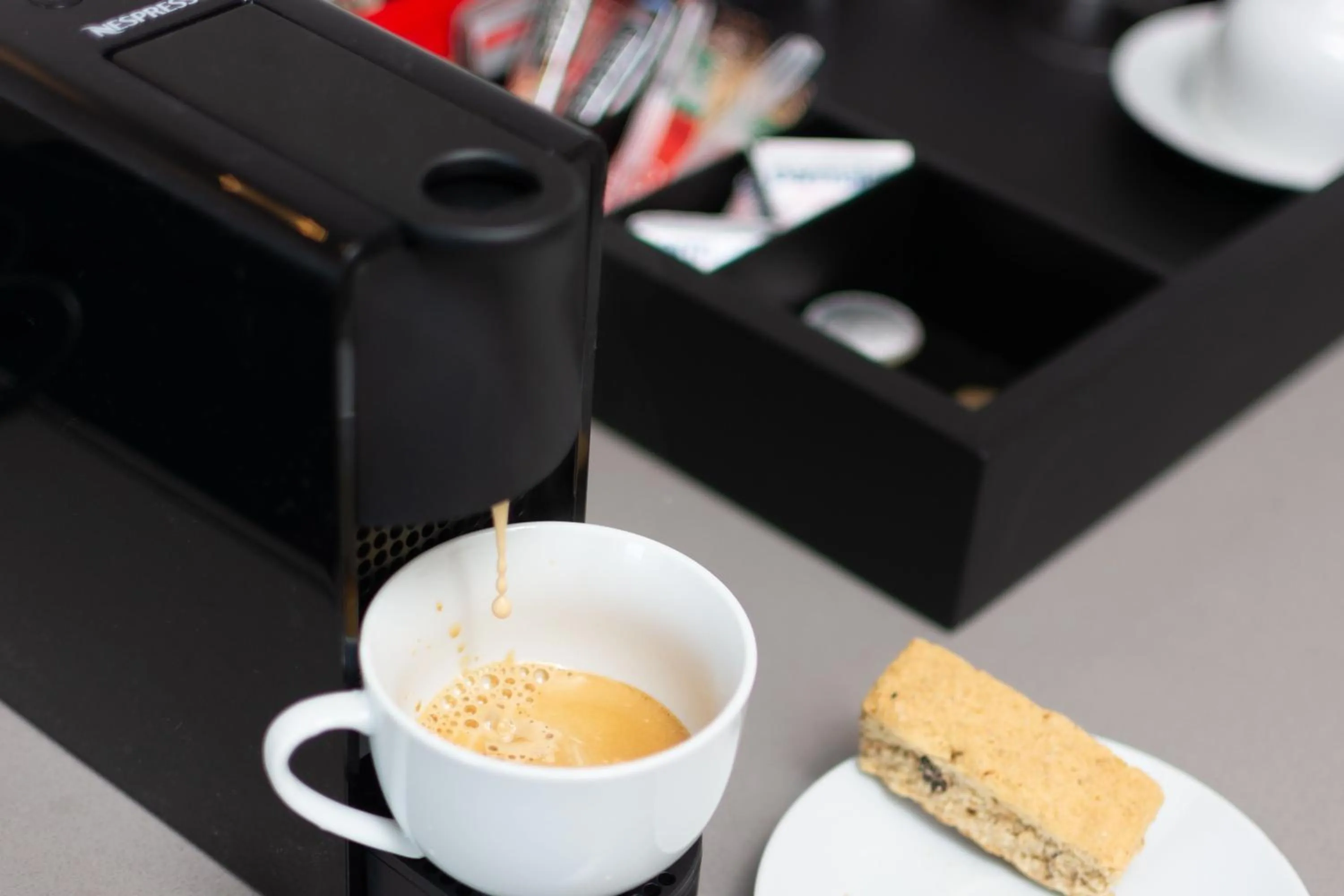 Coffee/tea facilities in Reserved Suites Illovo