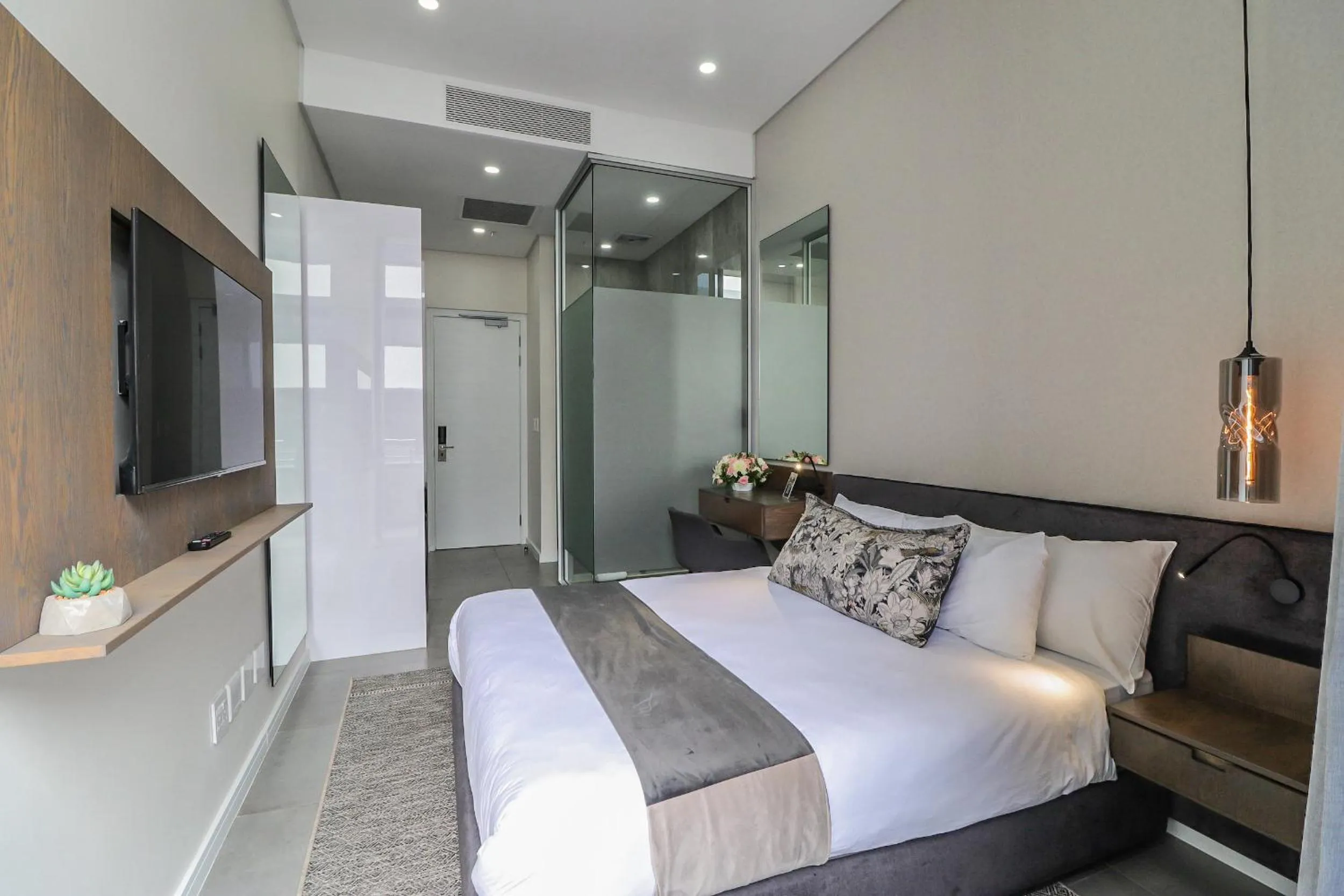 Bedroom, Bed in Reserved Suites Illovo