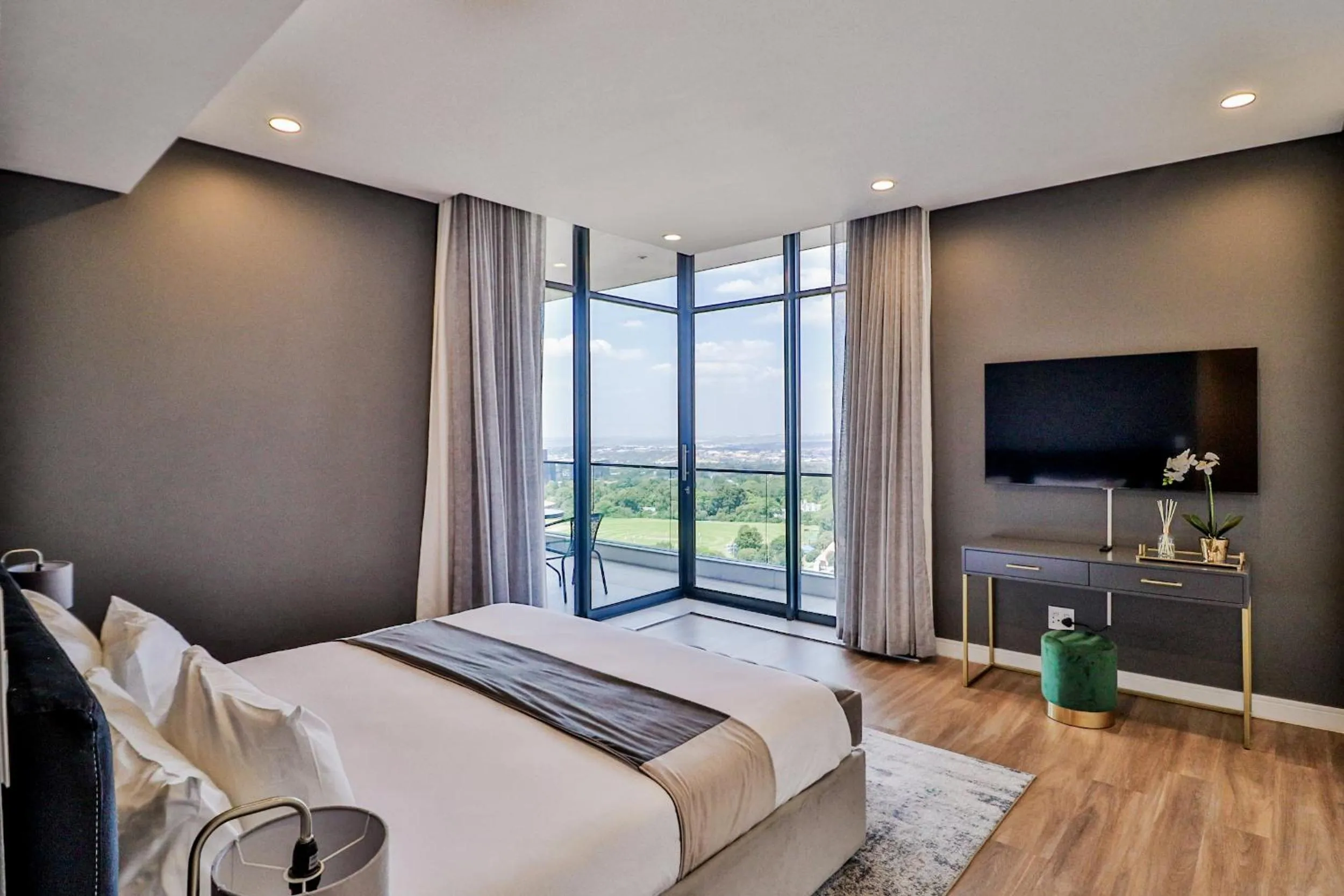 Bedroom, Bed in Reserved Suites Illovo