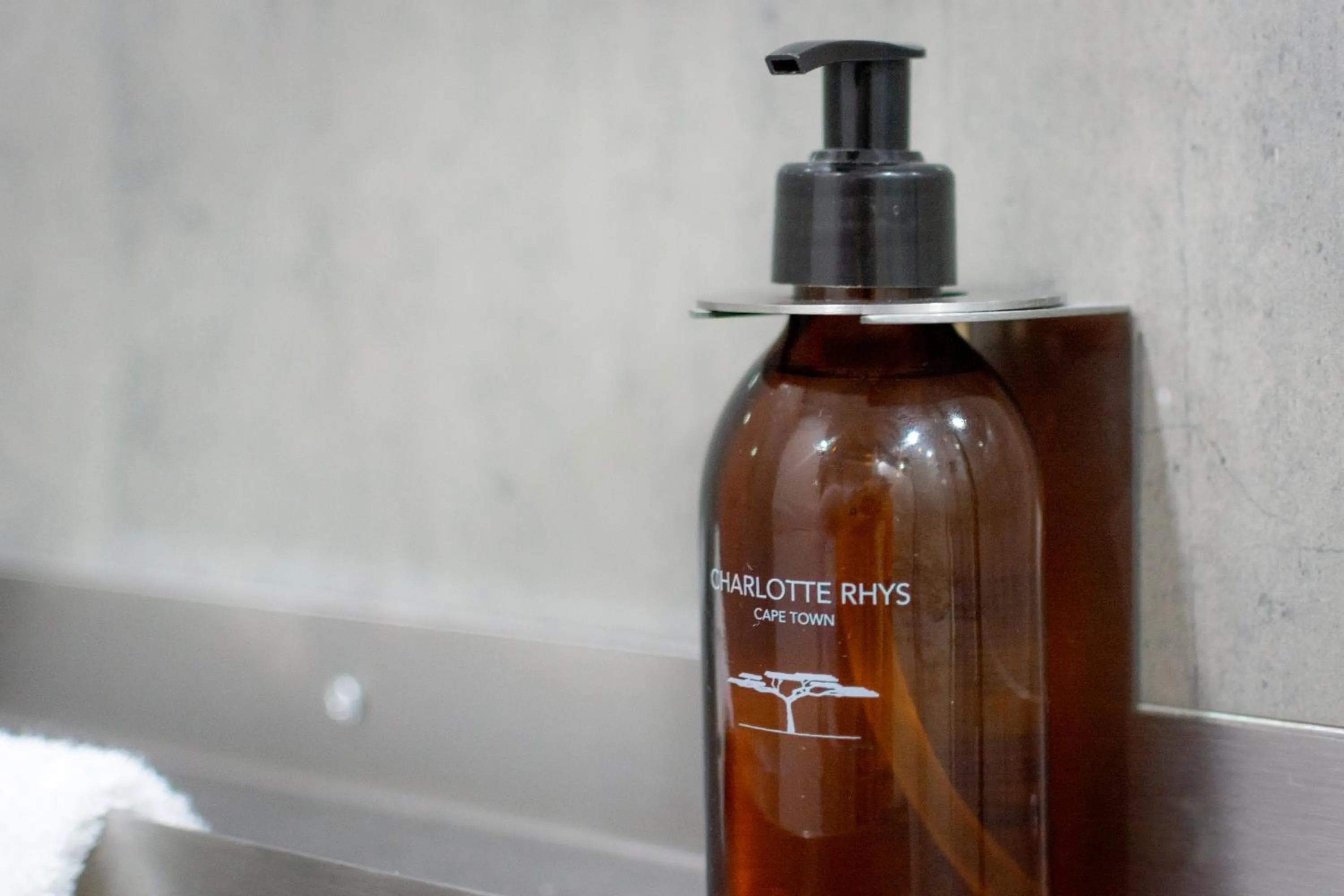 Bathroom in Reserved Suites Illovo