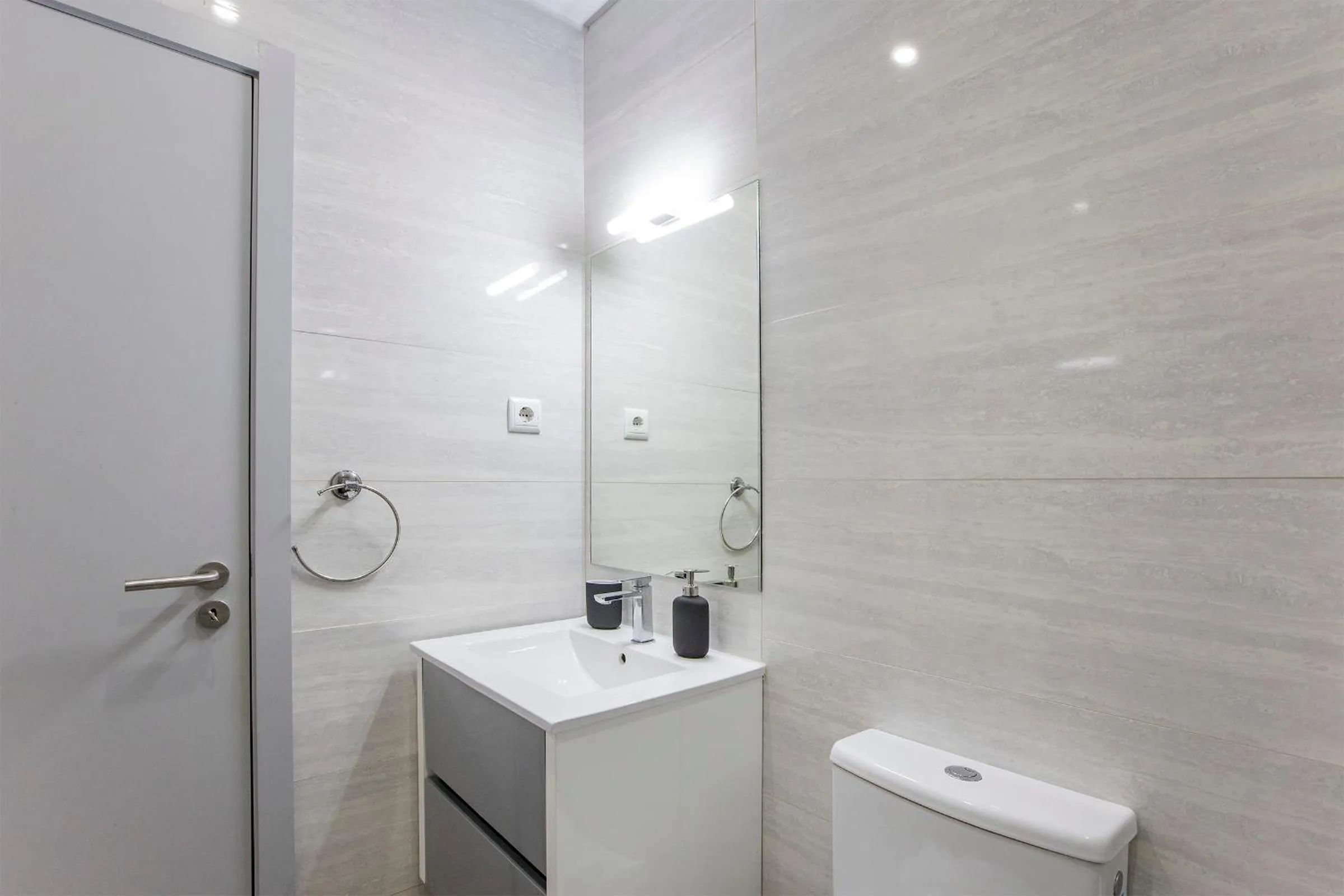 1BR Flat in Trindade w/ AC by metro station