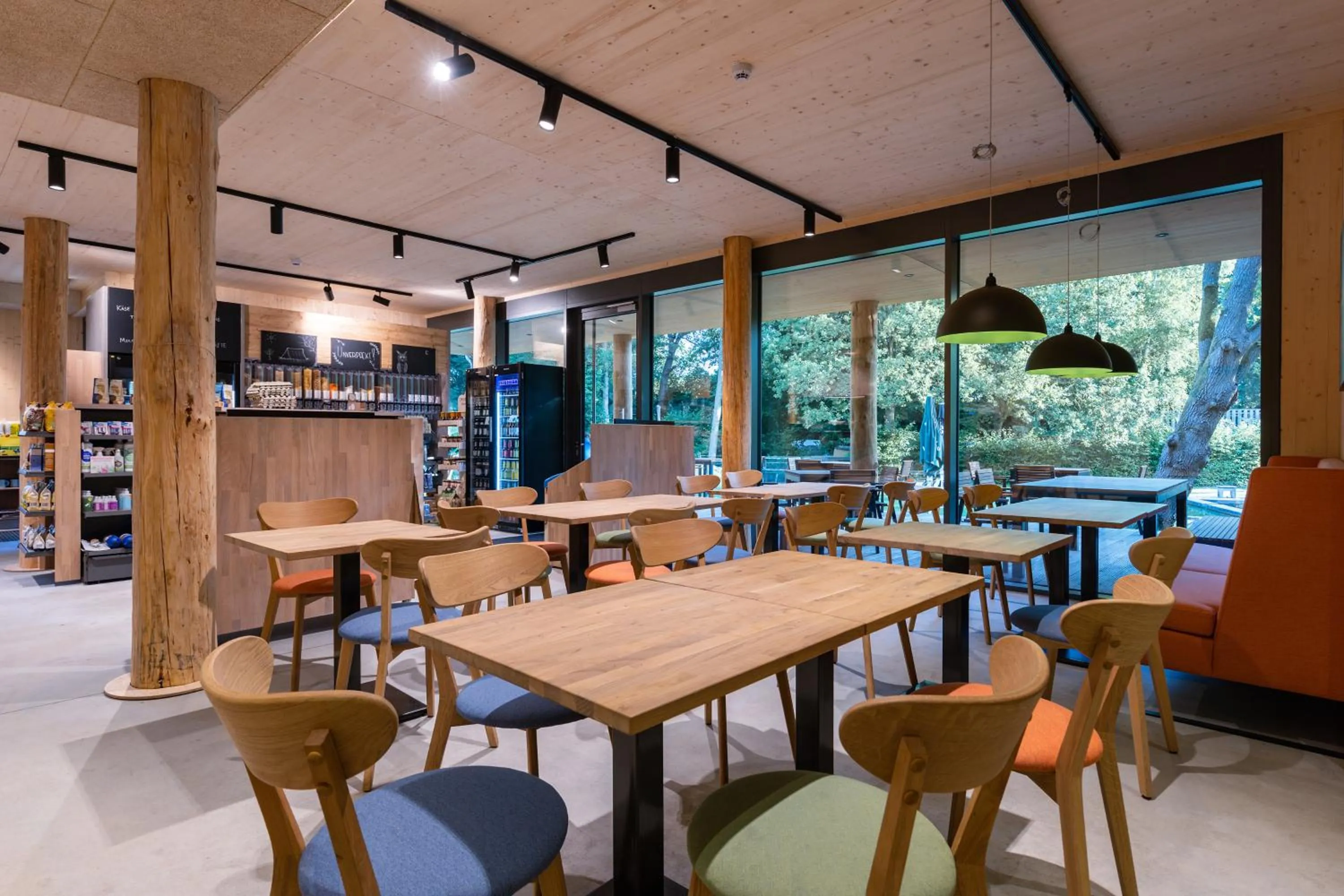 Restaurant/places to eat in Hotel 11 Eulen