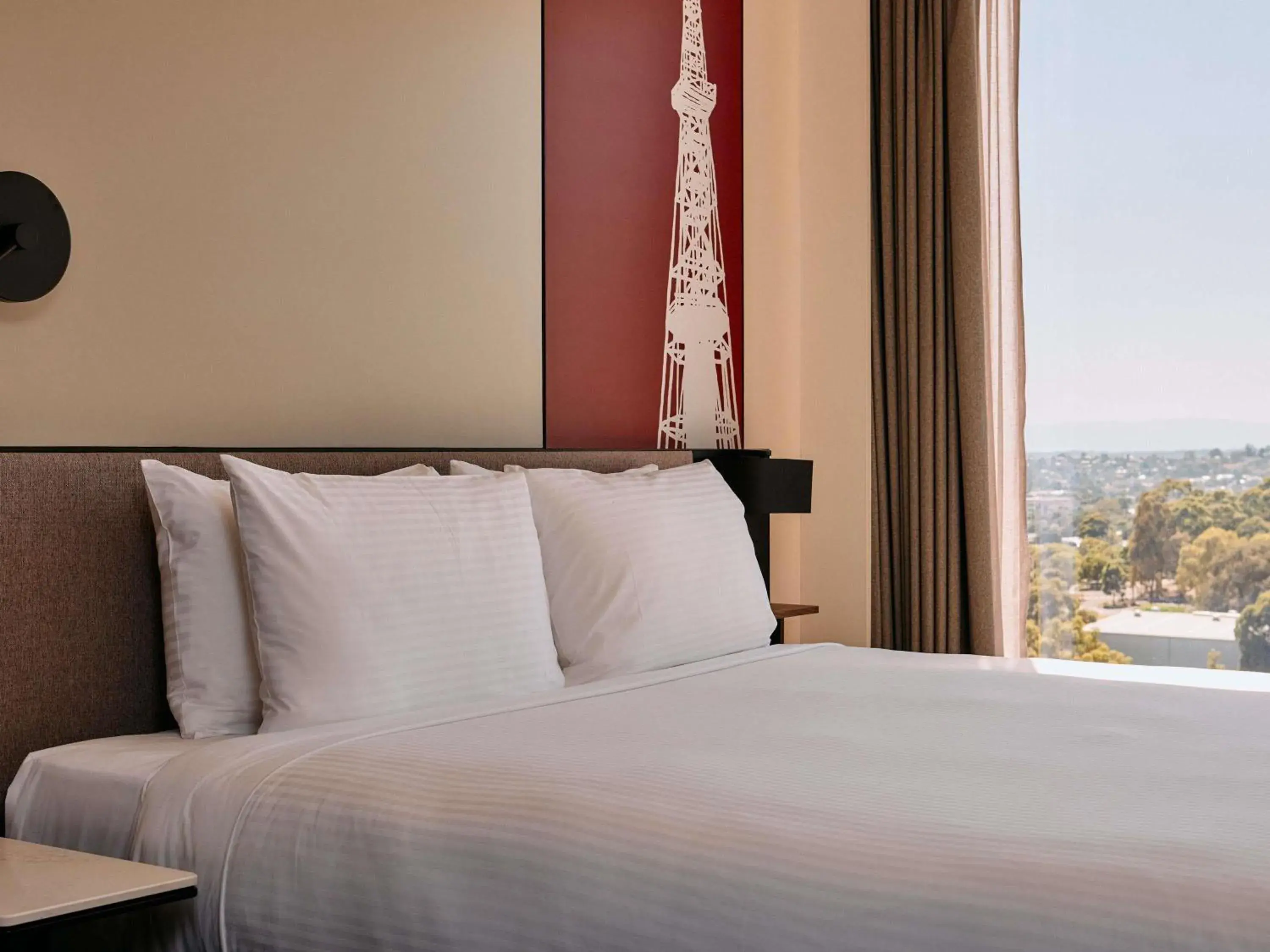 Standard Queen Room in Mercure Melbourne Doncaster Standard Queen Room in Mercure Melbourne Doncaster