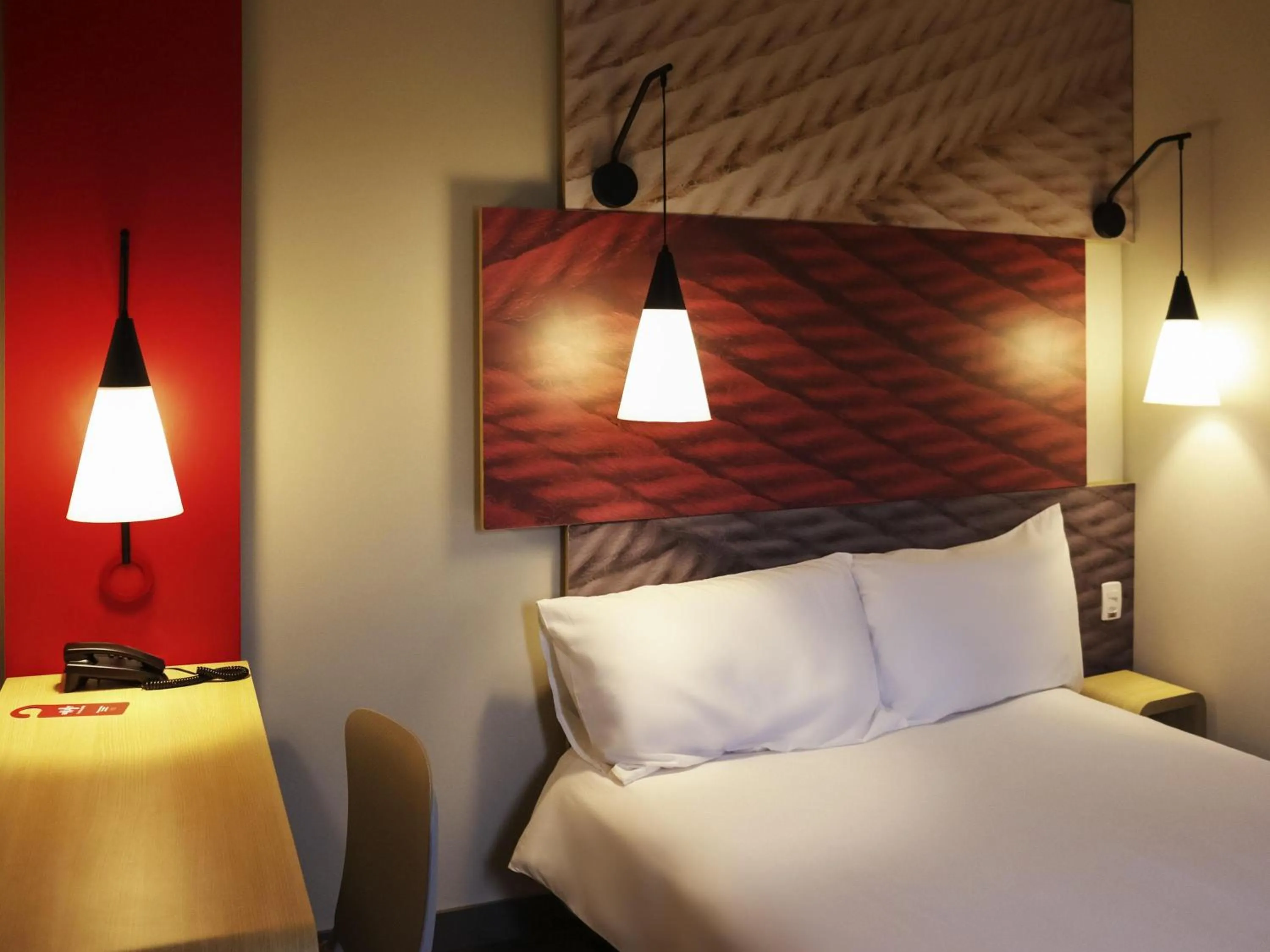 Bedroom, Bed in Ibis Guaxupe