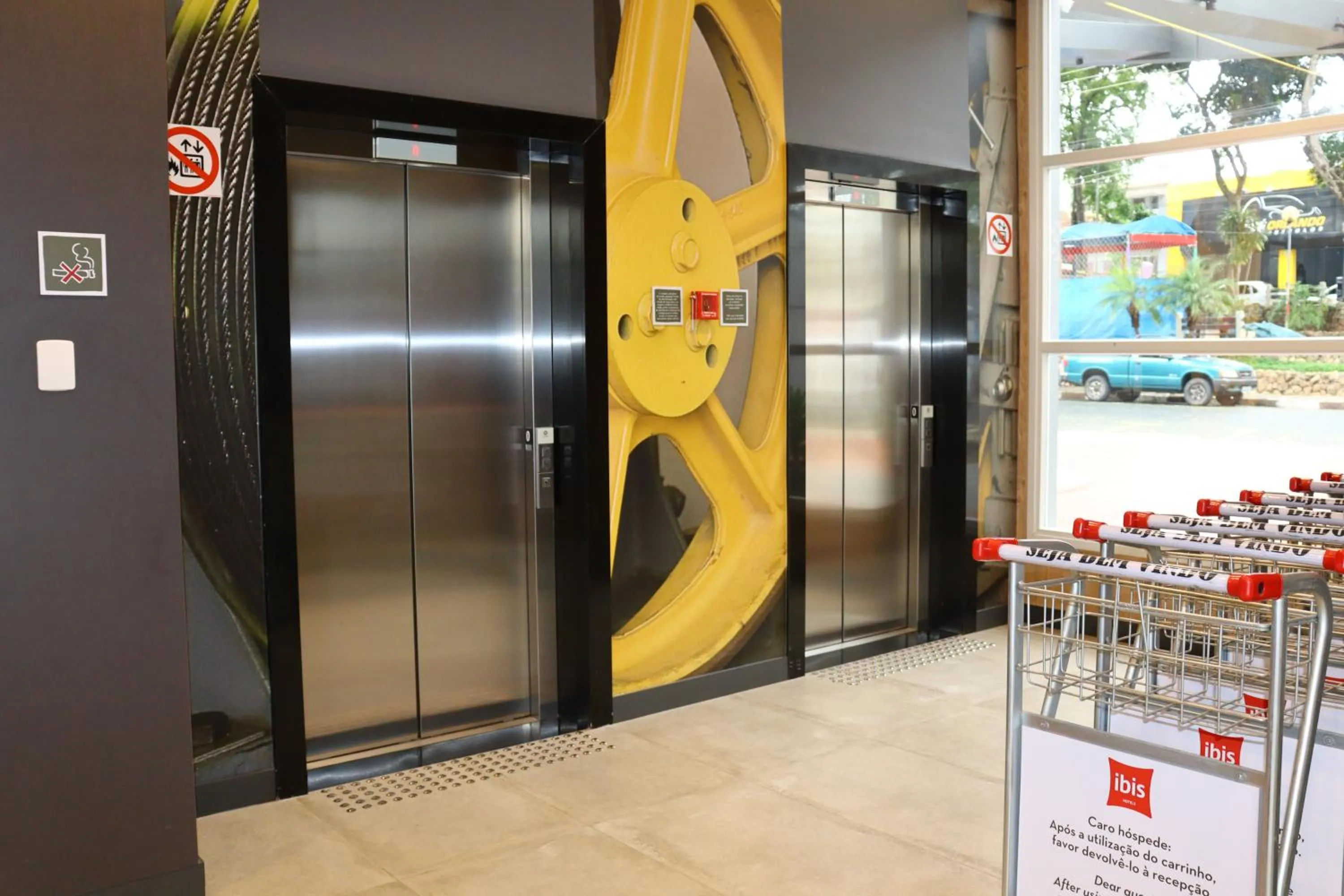 elevator in Ibis Guaxupe
