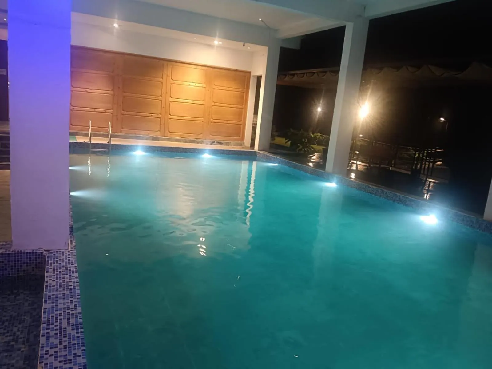 Swimming pool in MERIDIAN HILL TOP YERCAUD