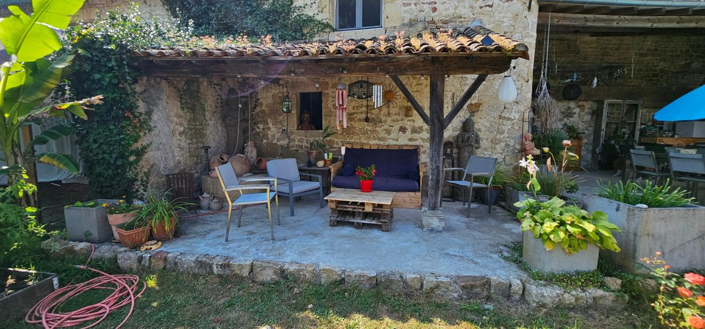 Property building in Maison Fossemagne