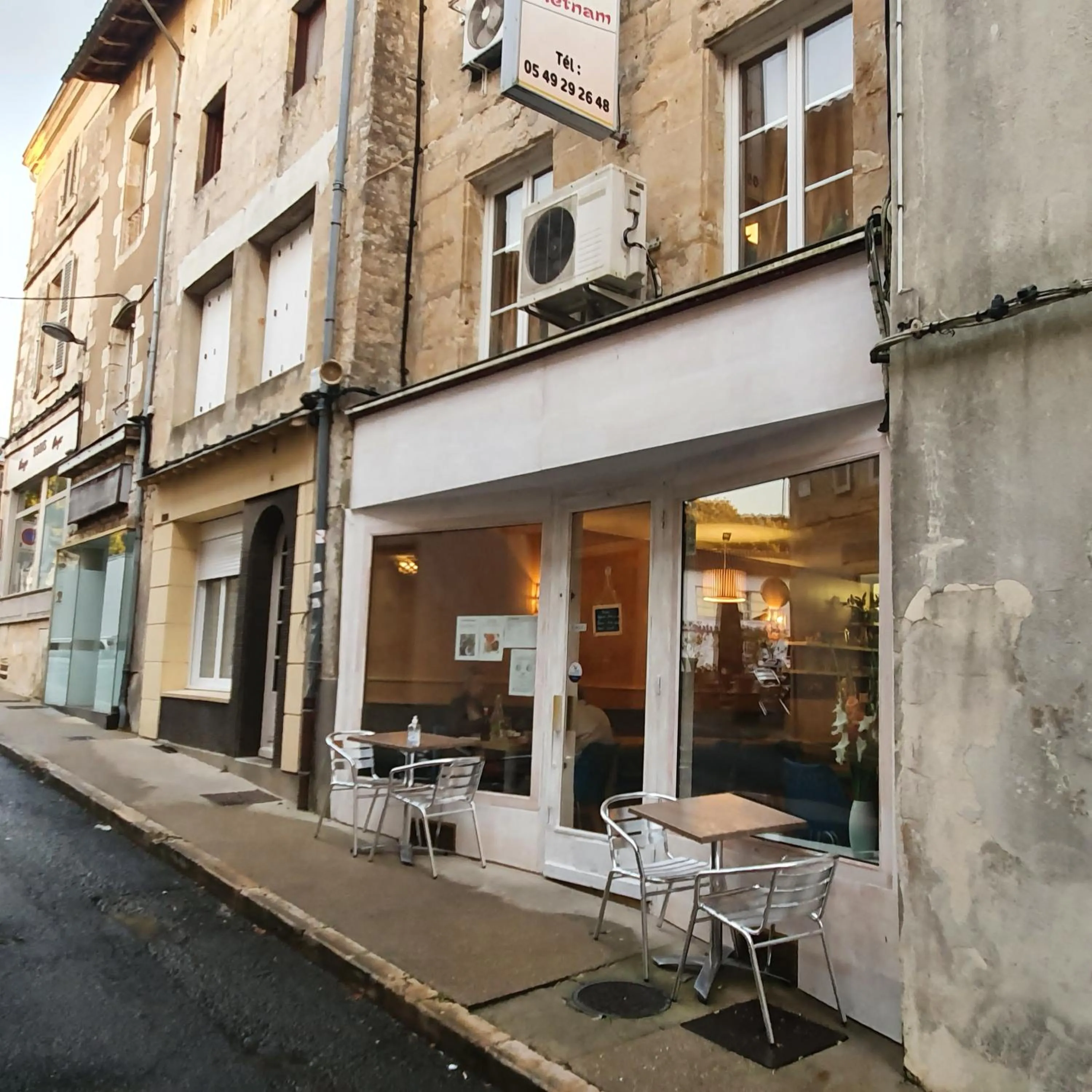Restaurant/places to eat in Maison Fossemagne