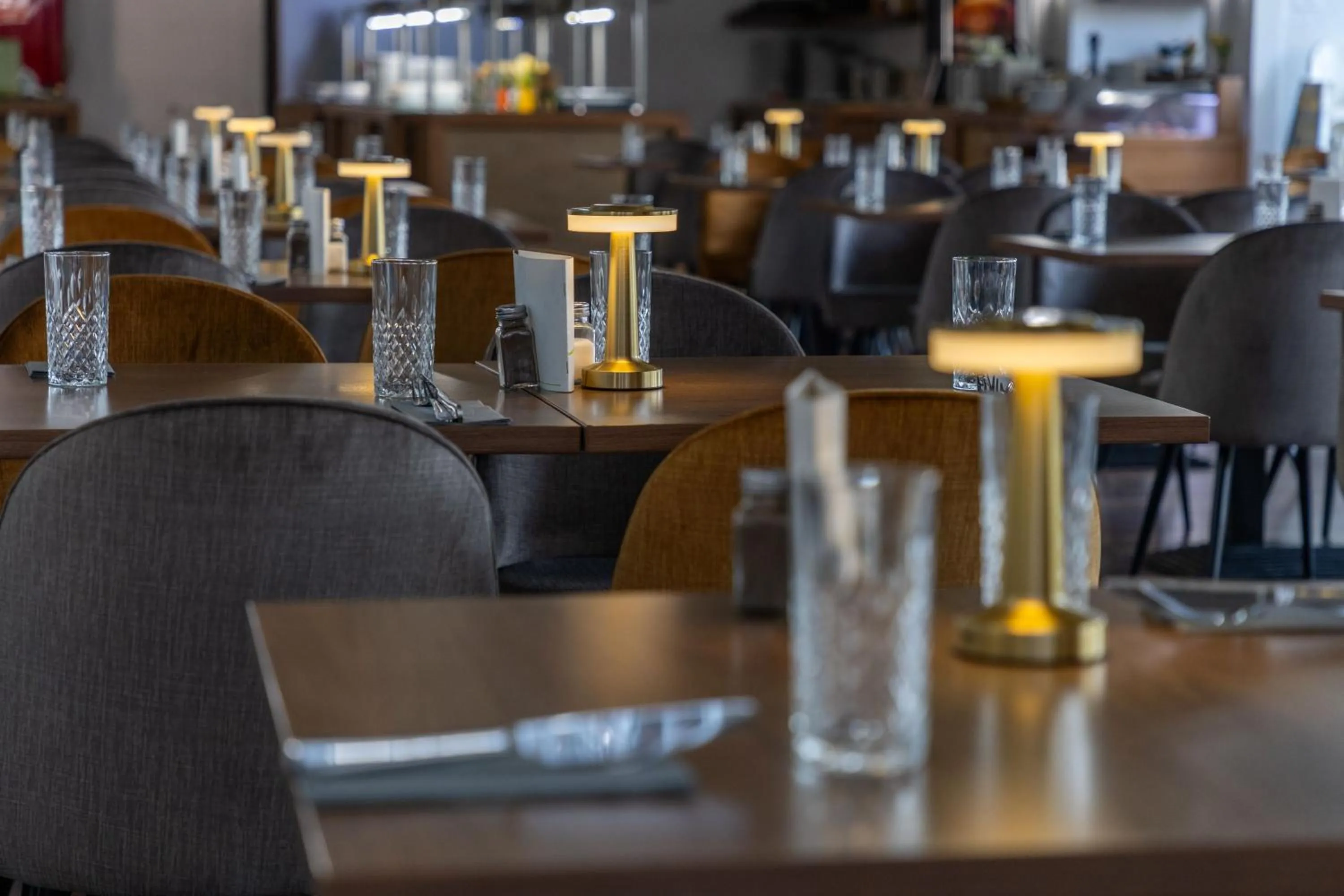 Restaurant/places to eat in CE Plaza Hotel