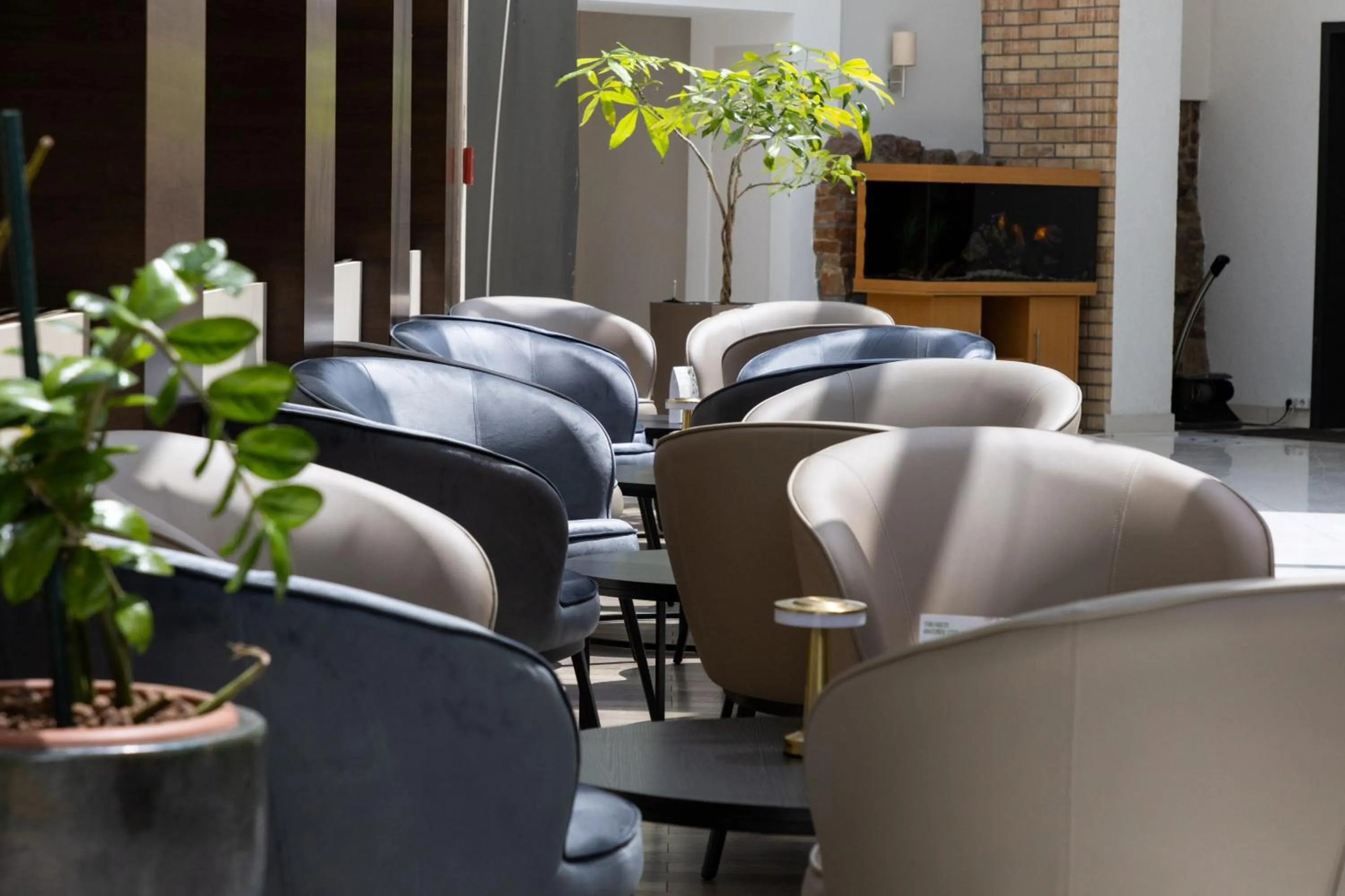 Living room in CE Plaza Hotel