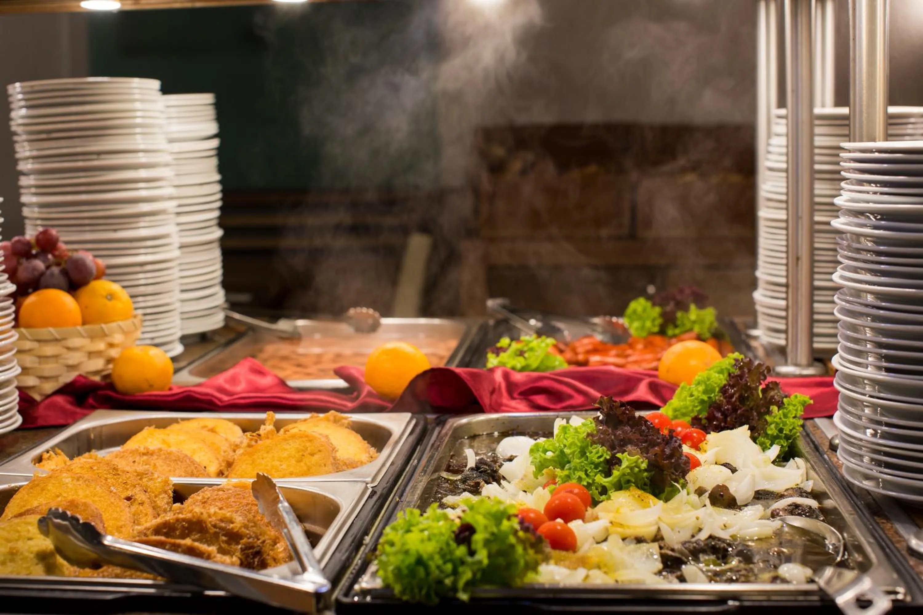 Restaurant/places to eat in CE Plaza Hotel