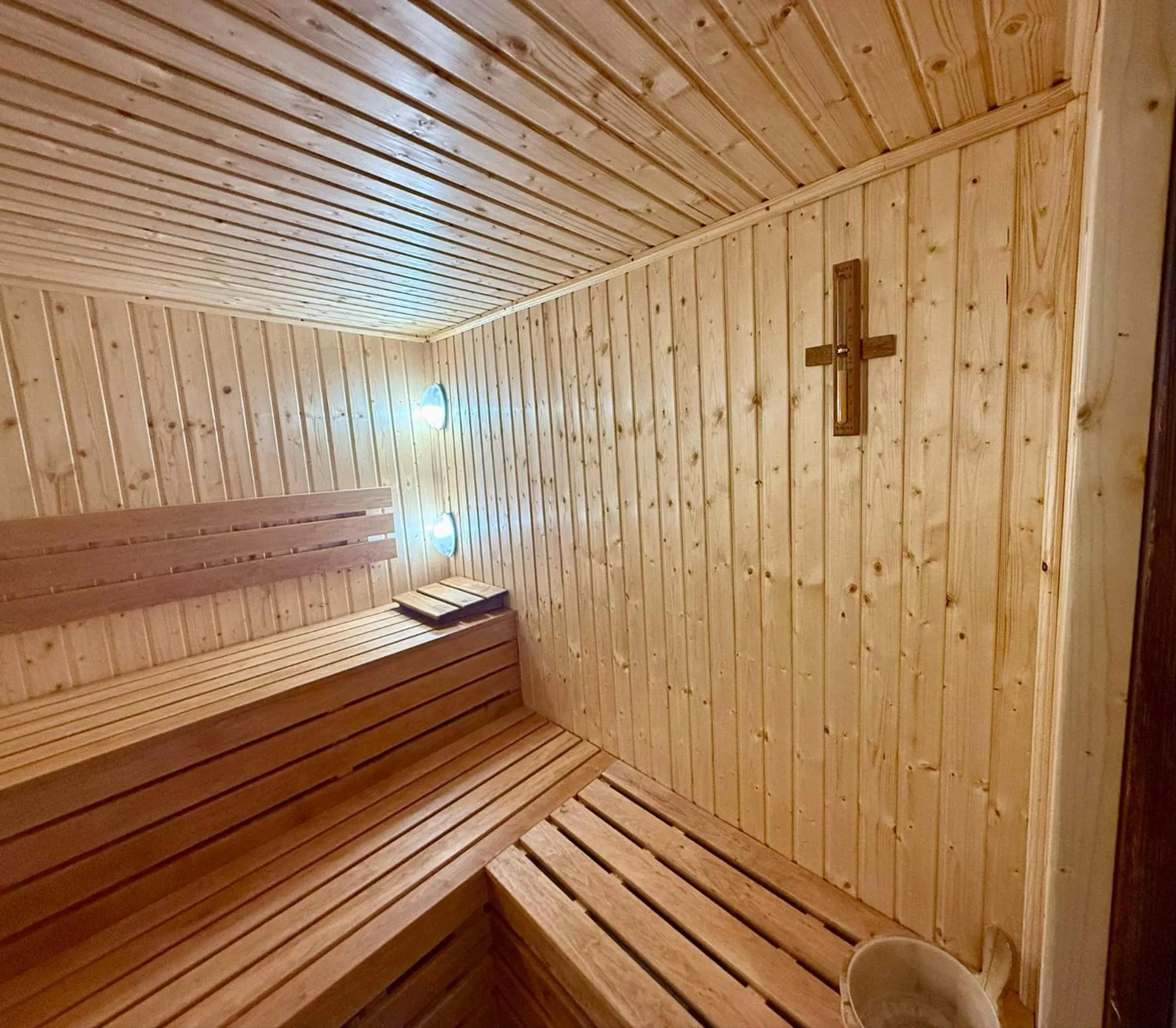 Sauna in CE Plaza Hotel