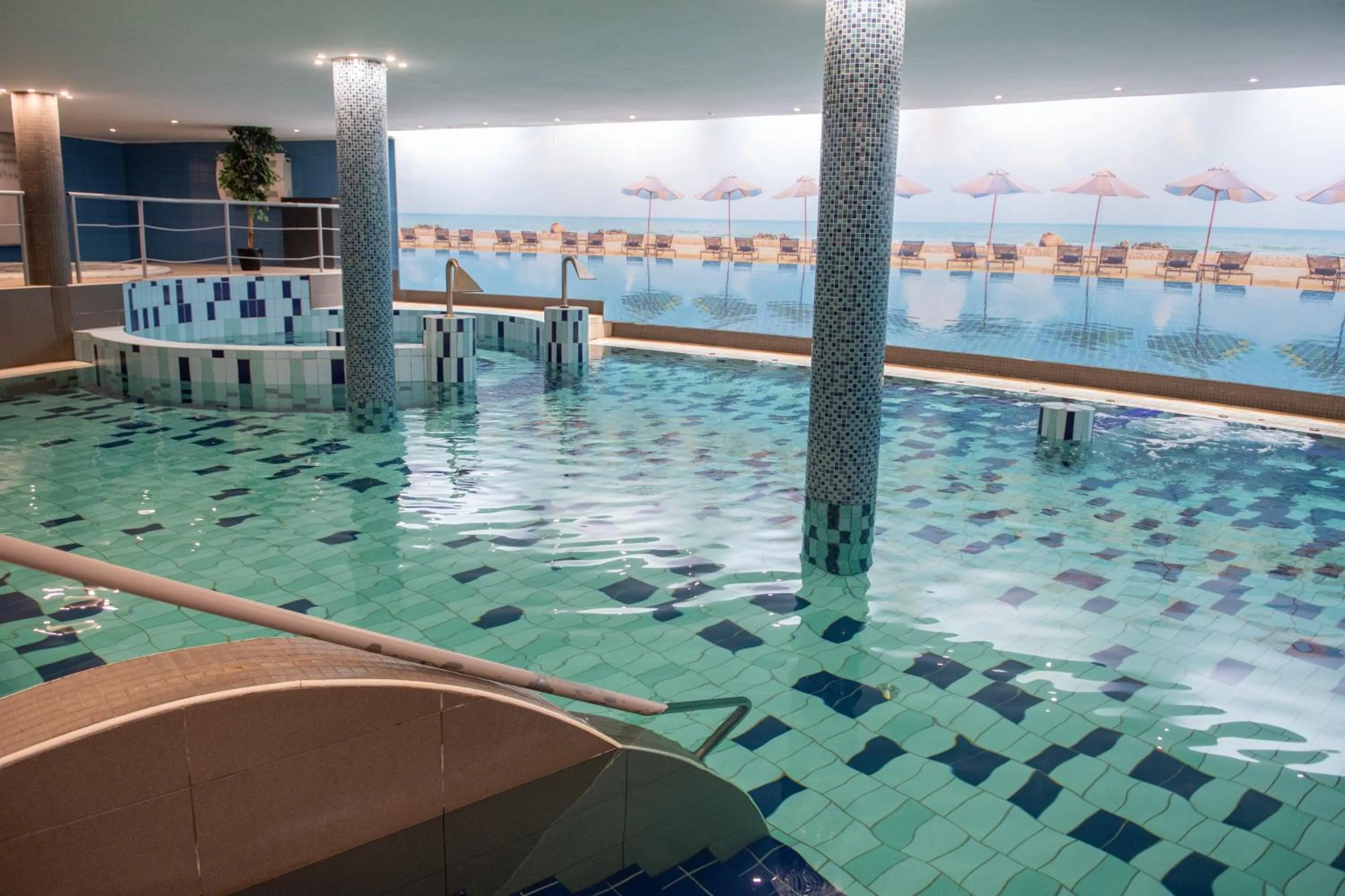 Swimming pool in CE Plaza Hotel