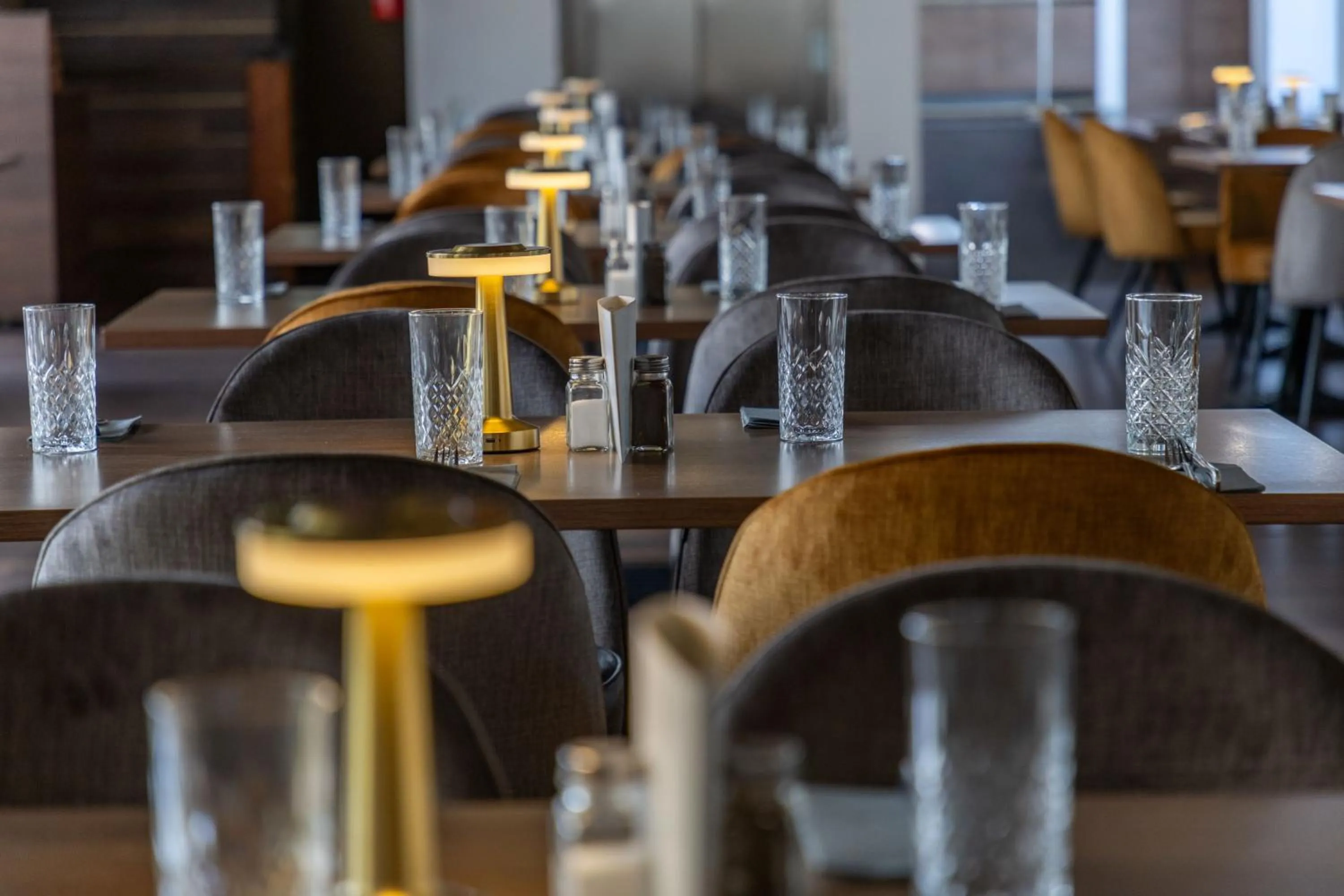 Restaurant/places to eat in CE Plaza Hotel