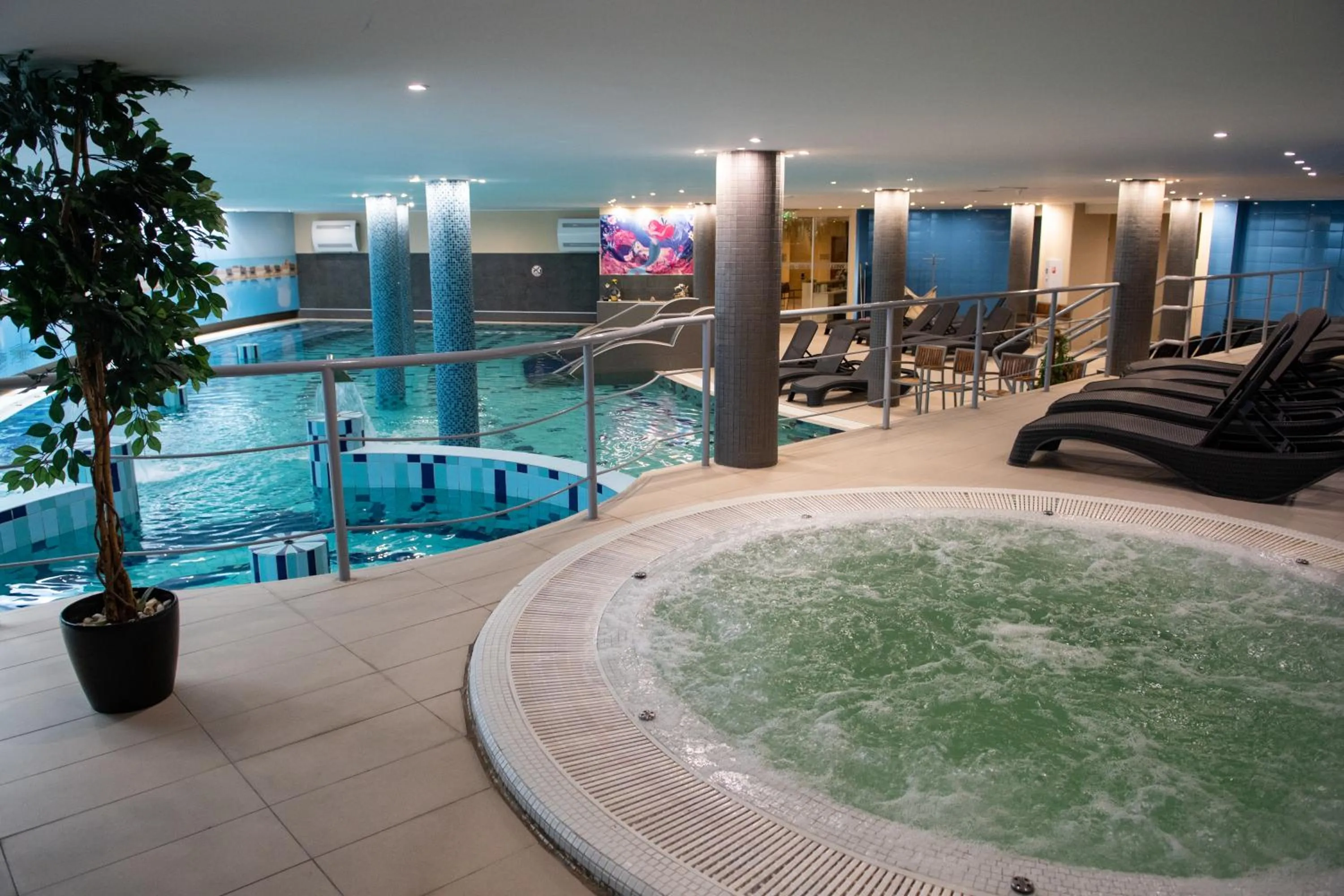 Hot Tub in CE Plaza Hotel