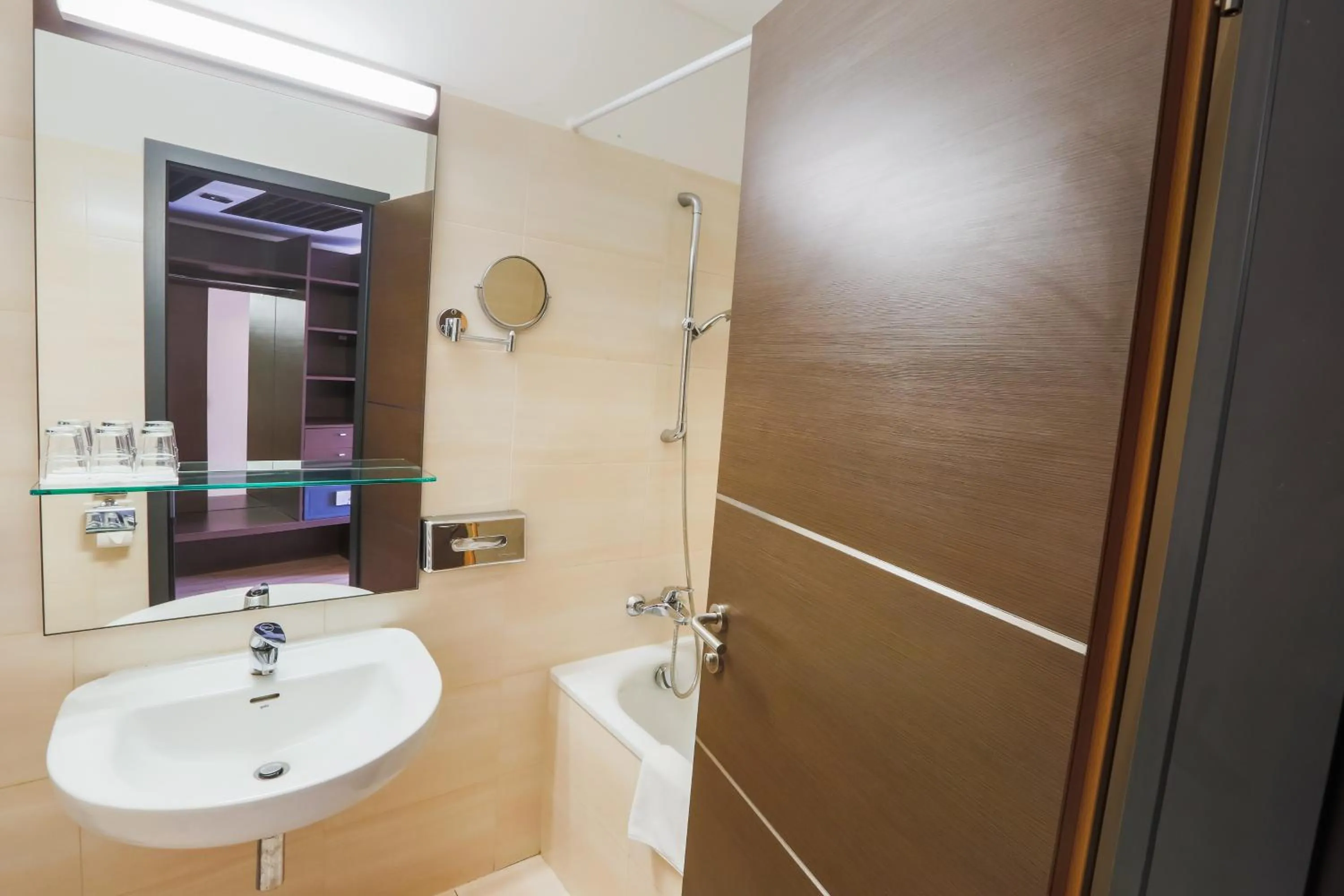 Bathroom in CE Plaza Hotel