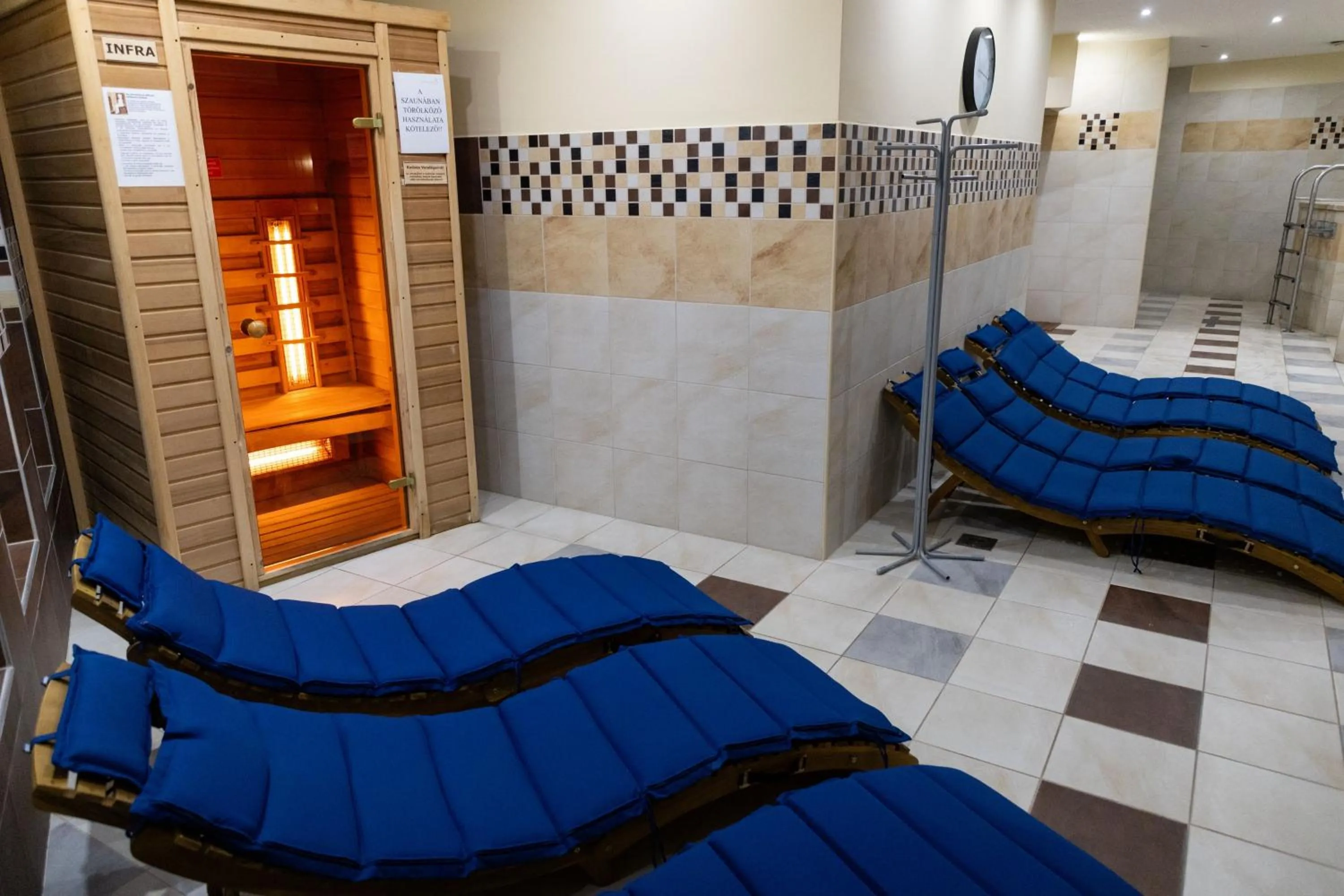 Sauna in CE Plaza Hotel
