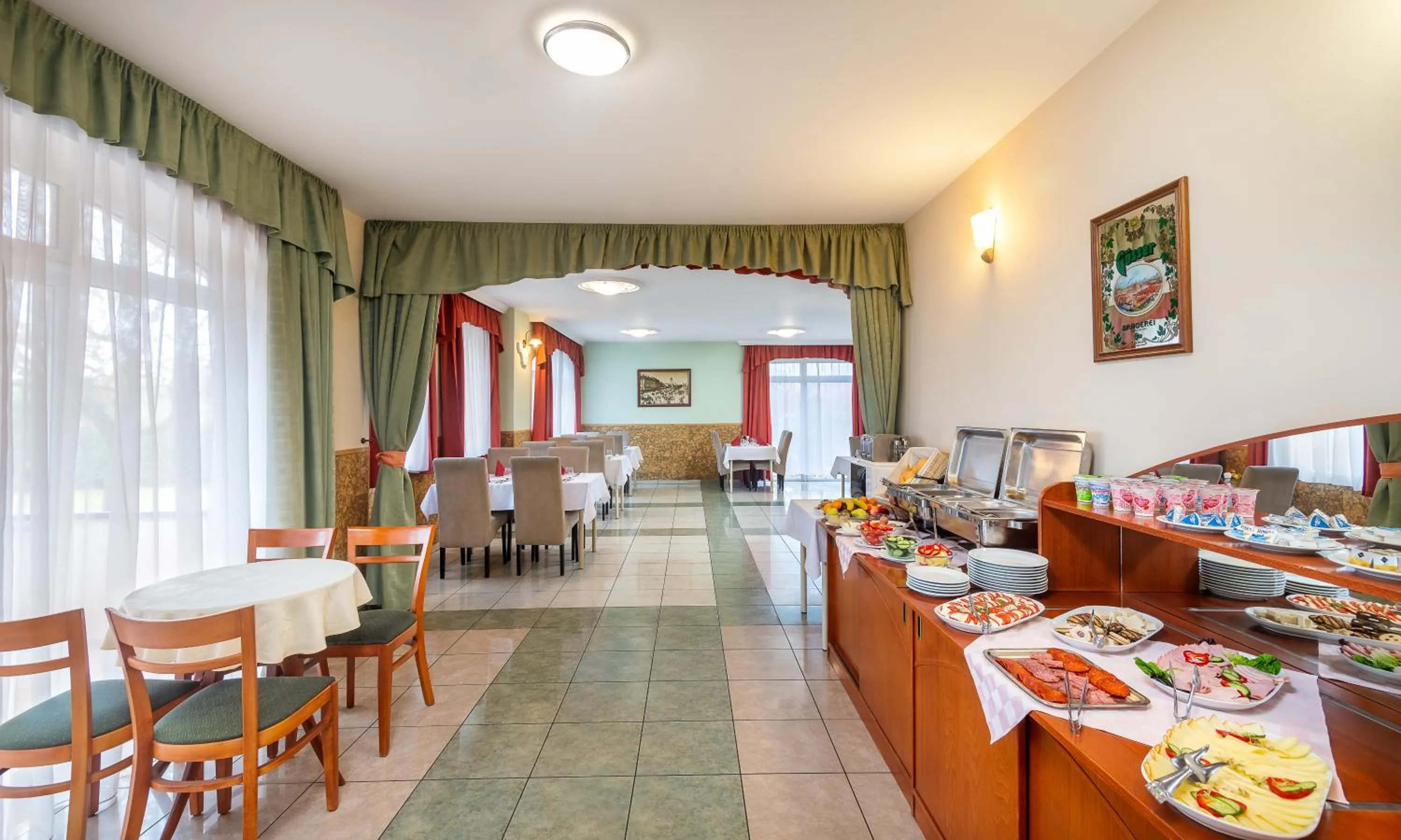 Buffet breakfast in Platan Hotel