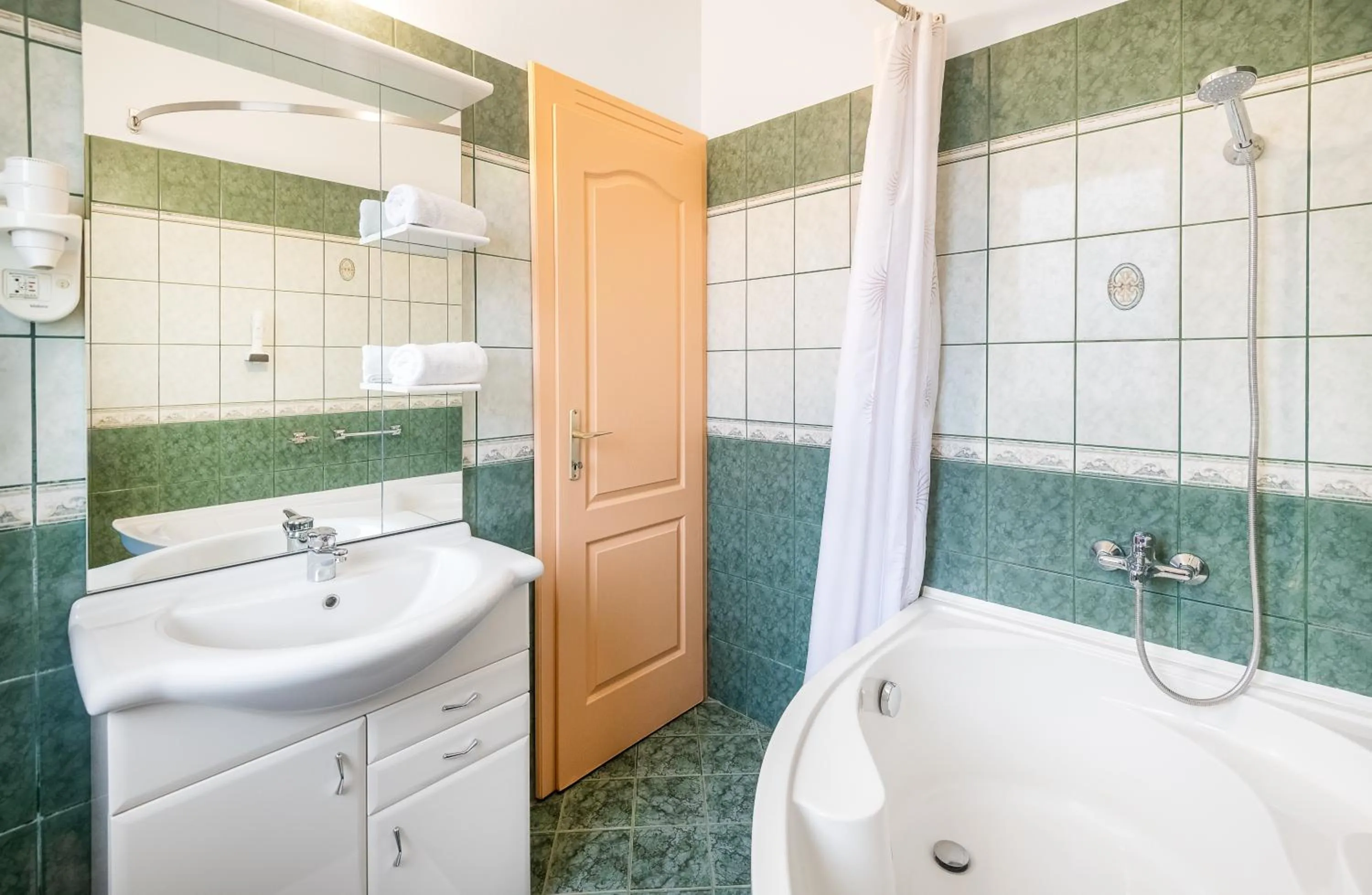 Bathroom in Platan Hotel