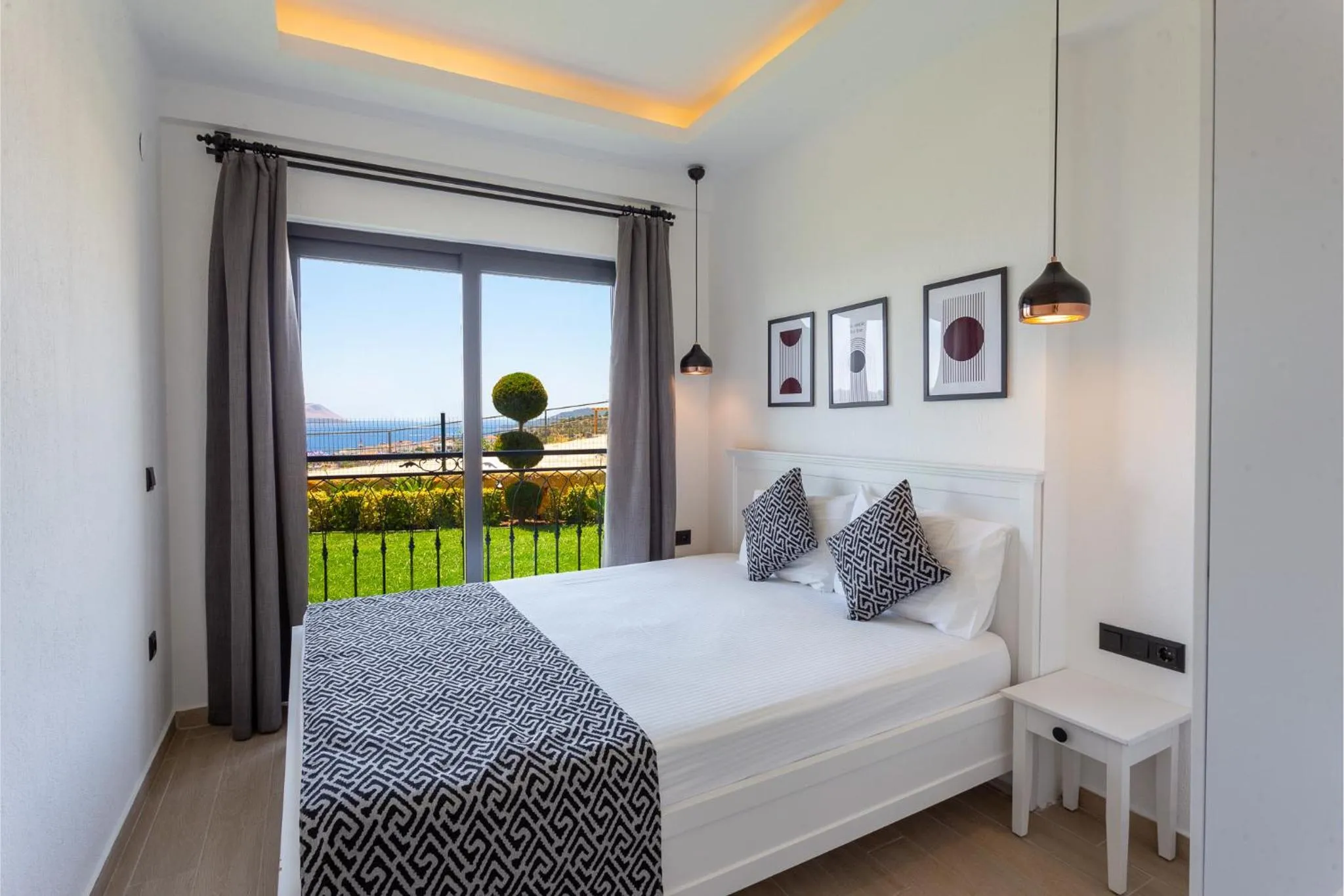 Bed in Lobelya Suites