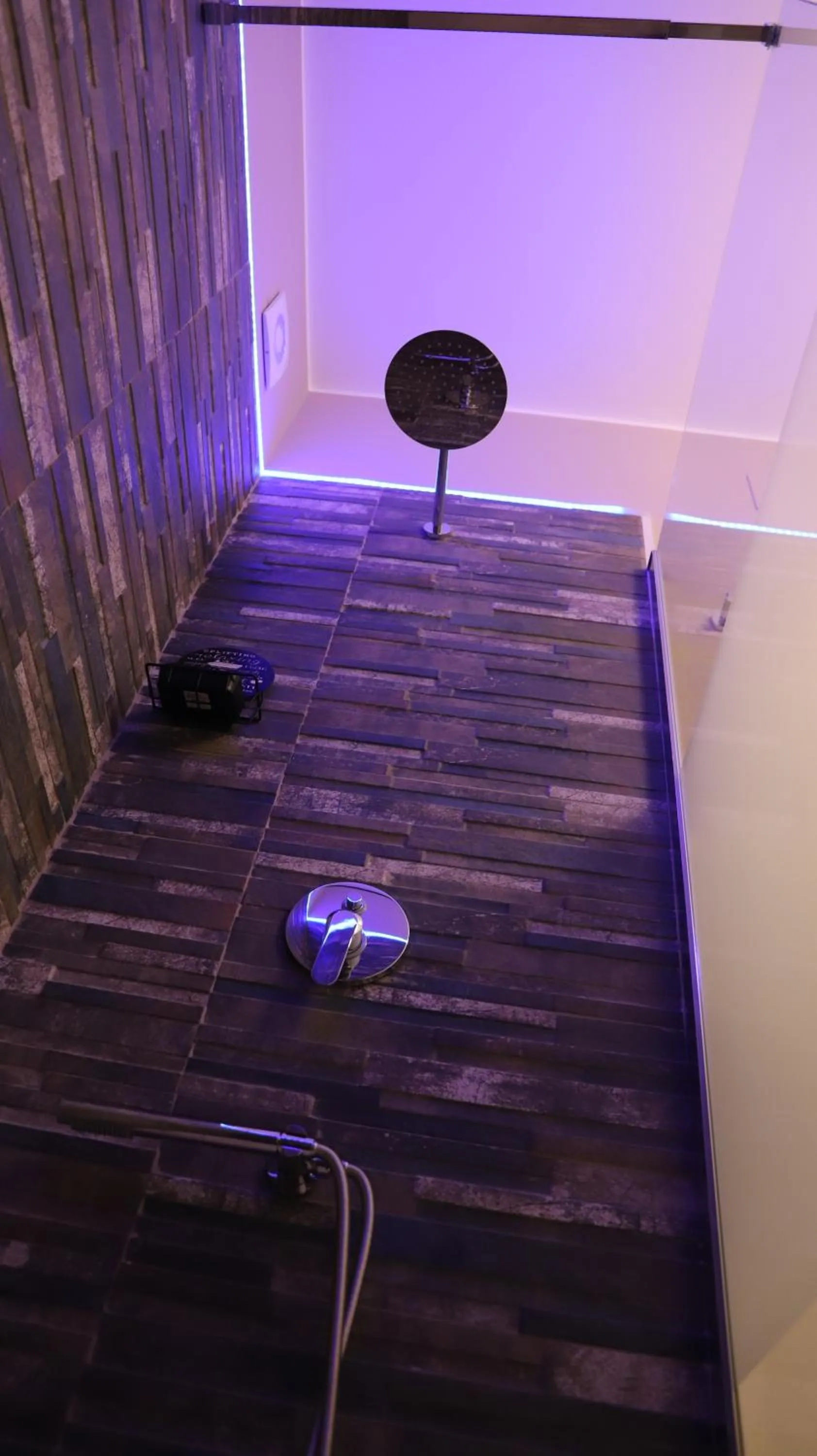 Shower in Avola My House B&B