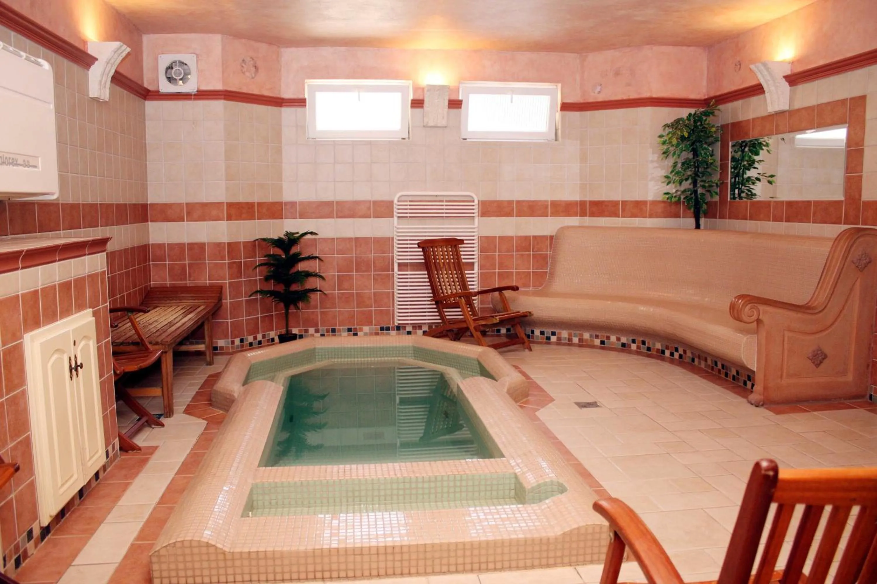 Spa and wellness centre/facilities in Lévay Villa Hotel