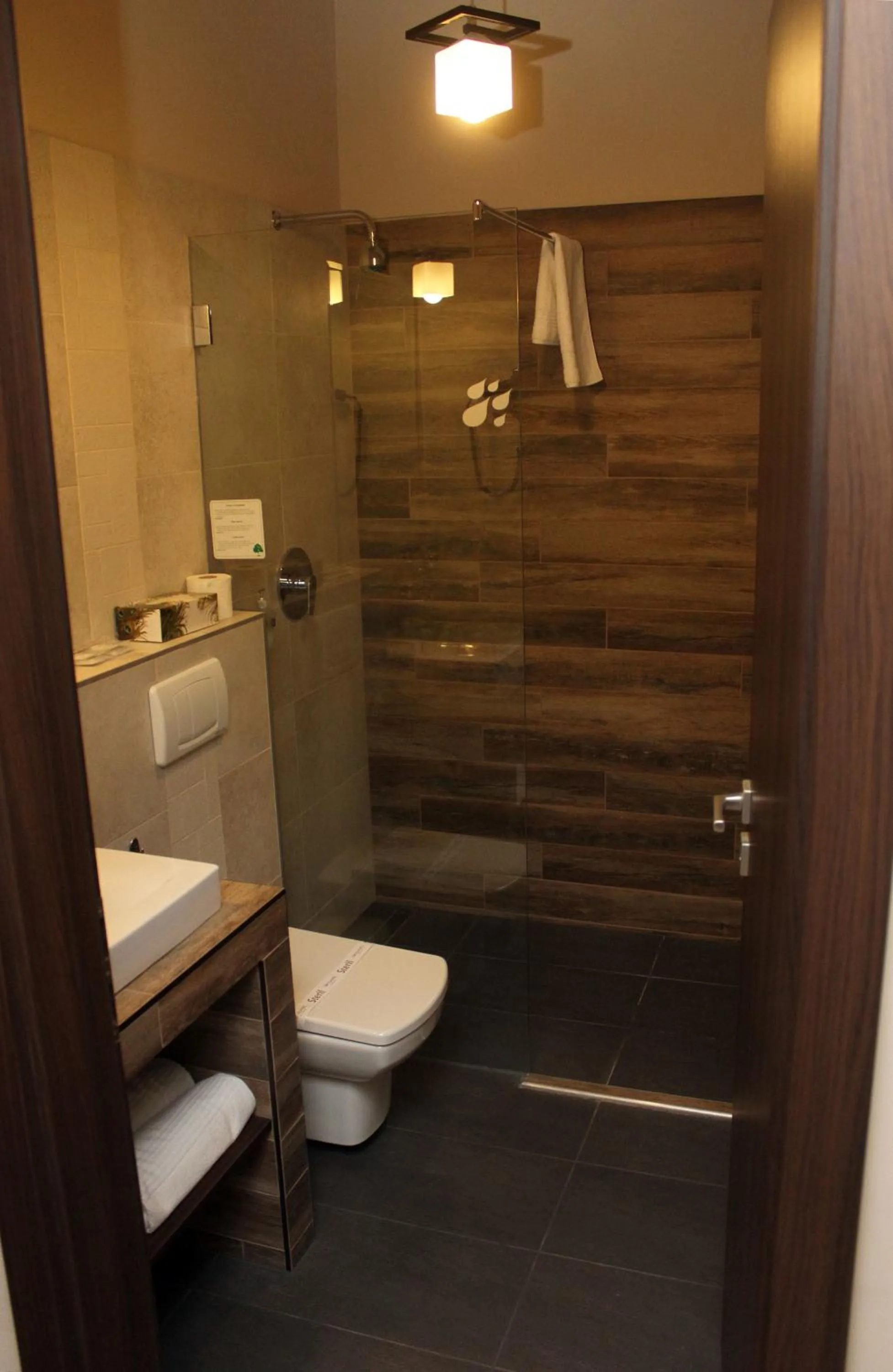 Bathroom in Lévay Villa Hotel