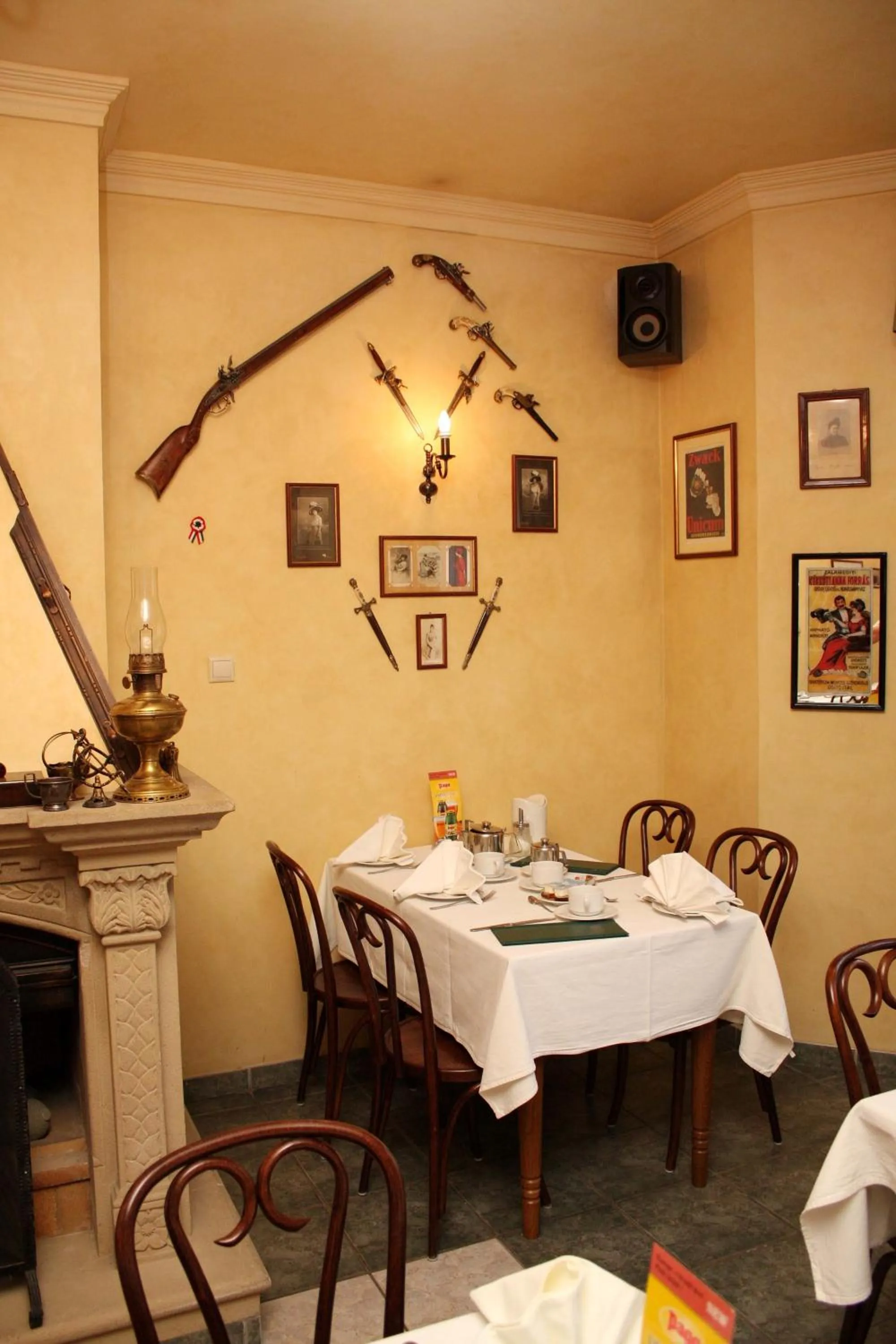 Restaurant/places to eat in Lévay Villa Hotel