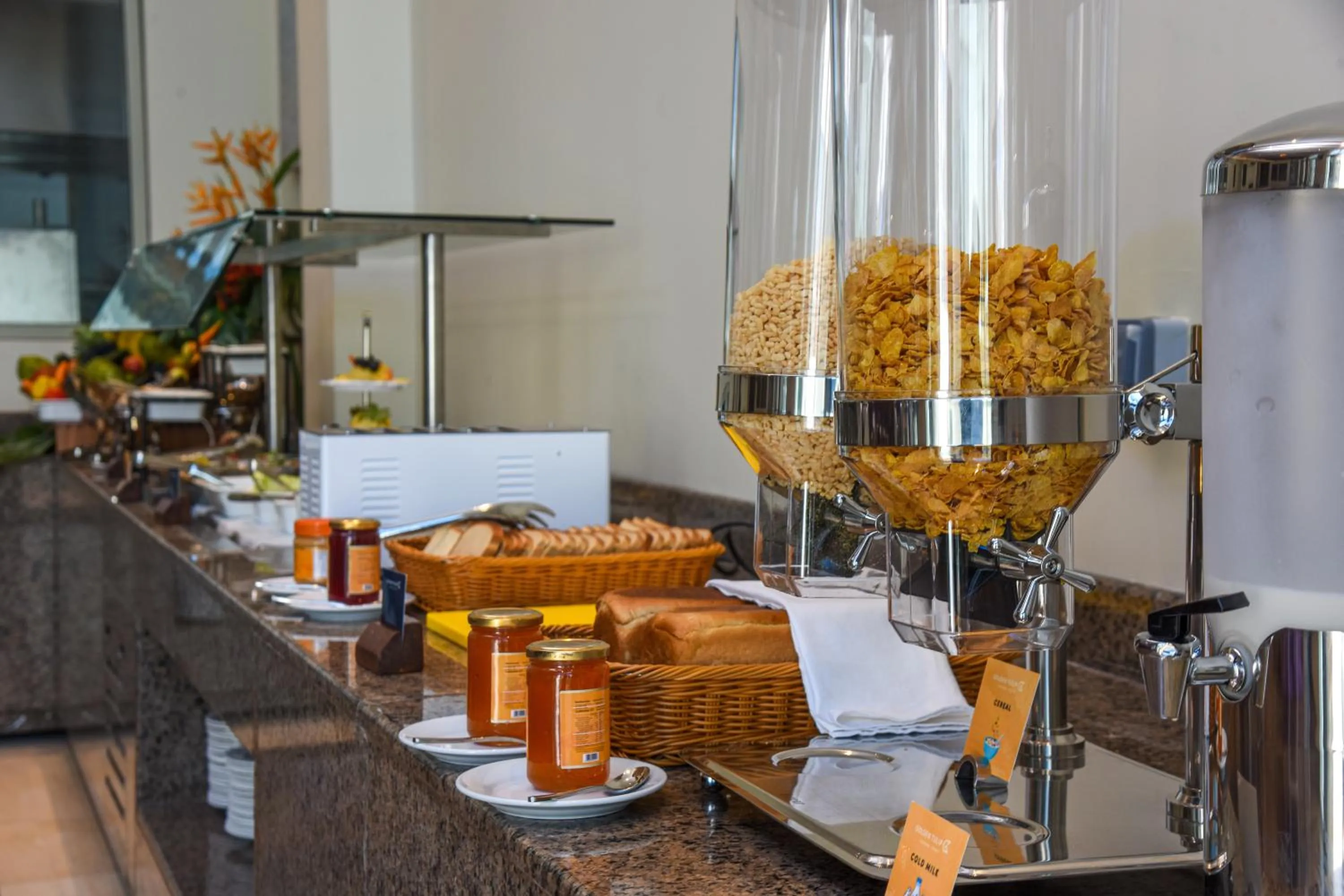 Restaurant/places to eat in Golden Tulip Zanzibar Airport Hotel & Spa