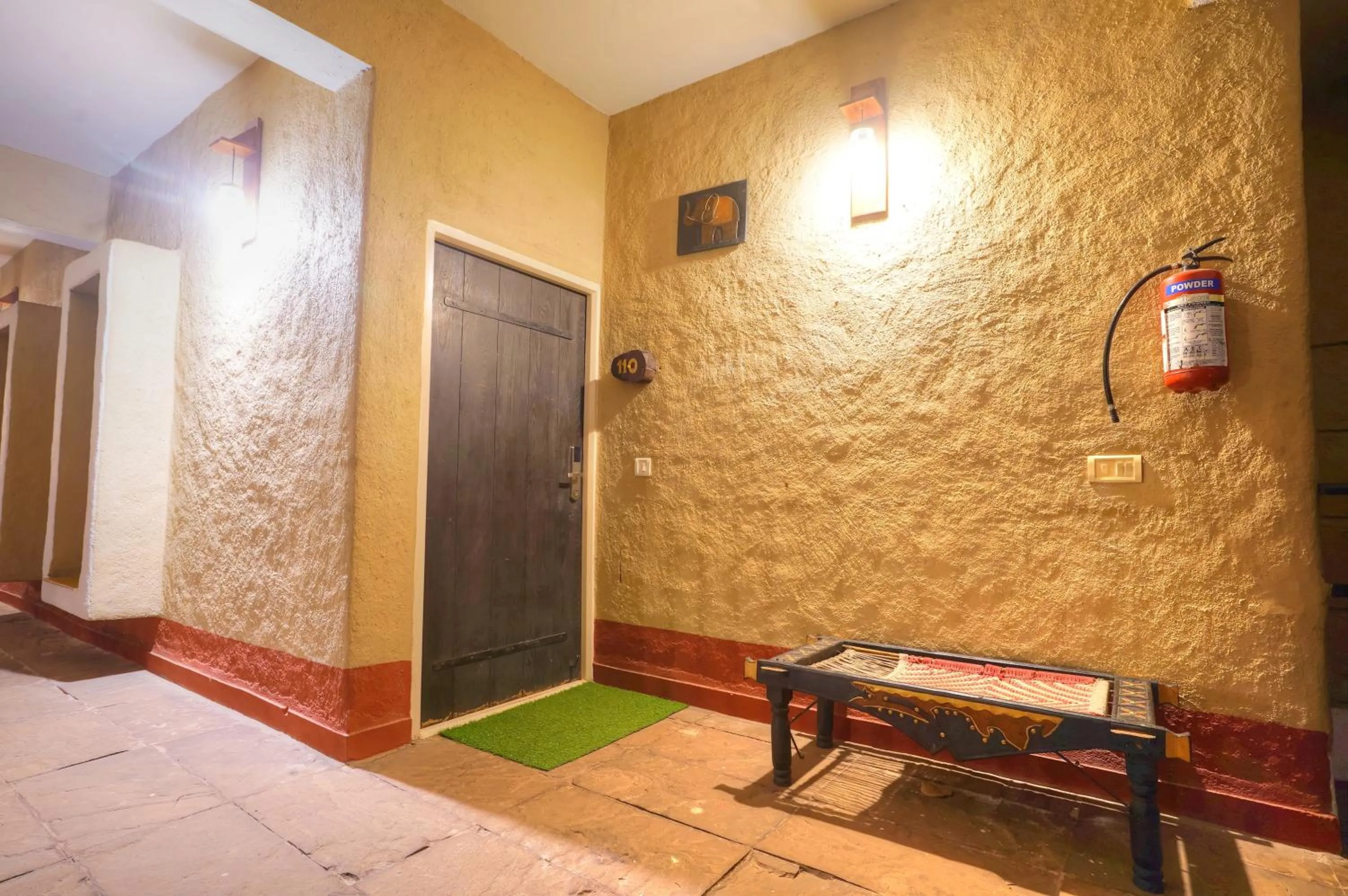 Garden in Bundela Bandhavgarh by Octave