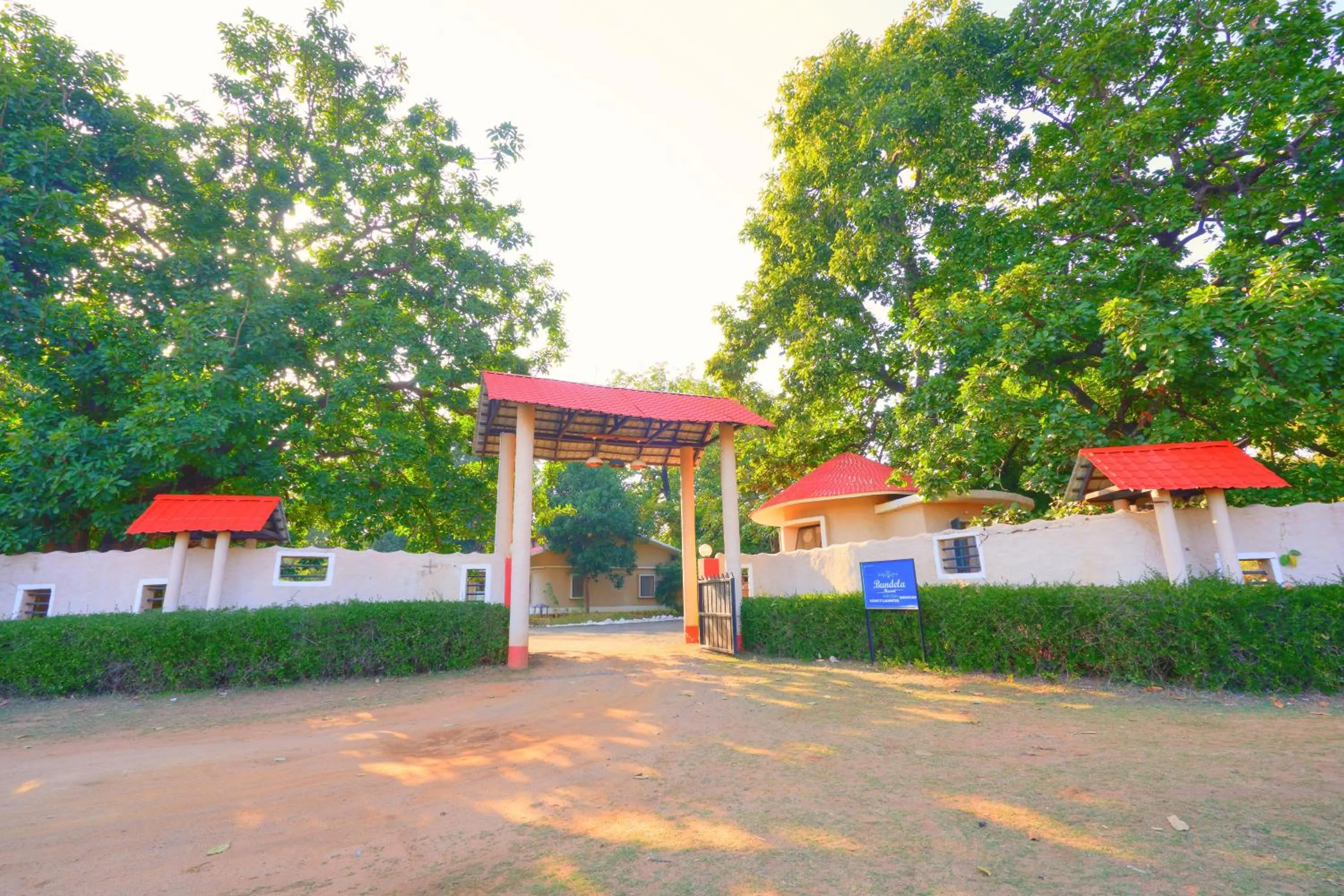 Facade/entrance in Bundela Bandhavgarh by Octave