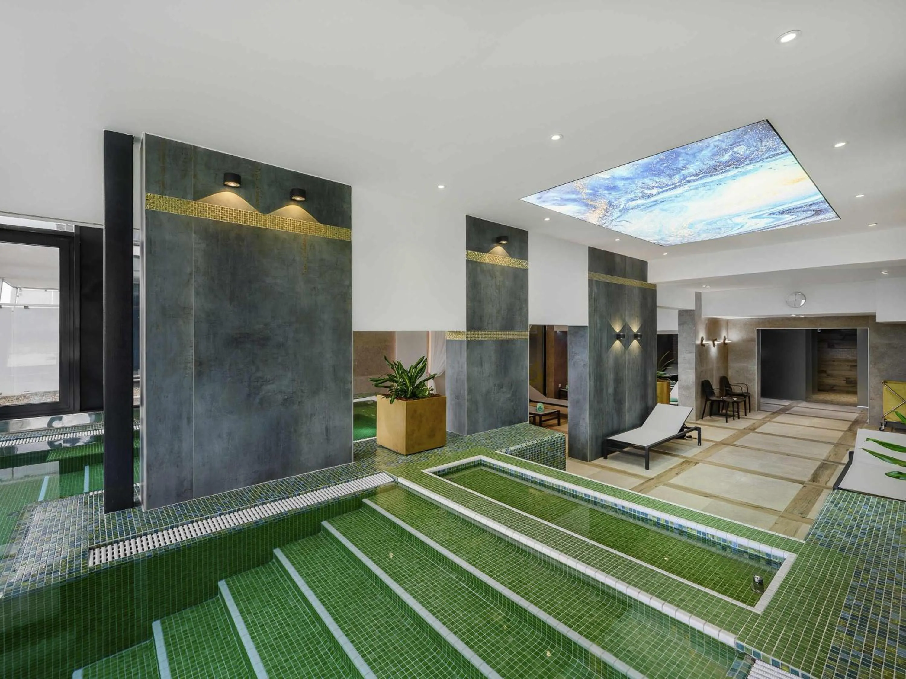 Pool view in Mercure Tokaj Center