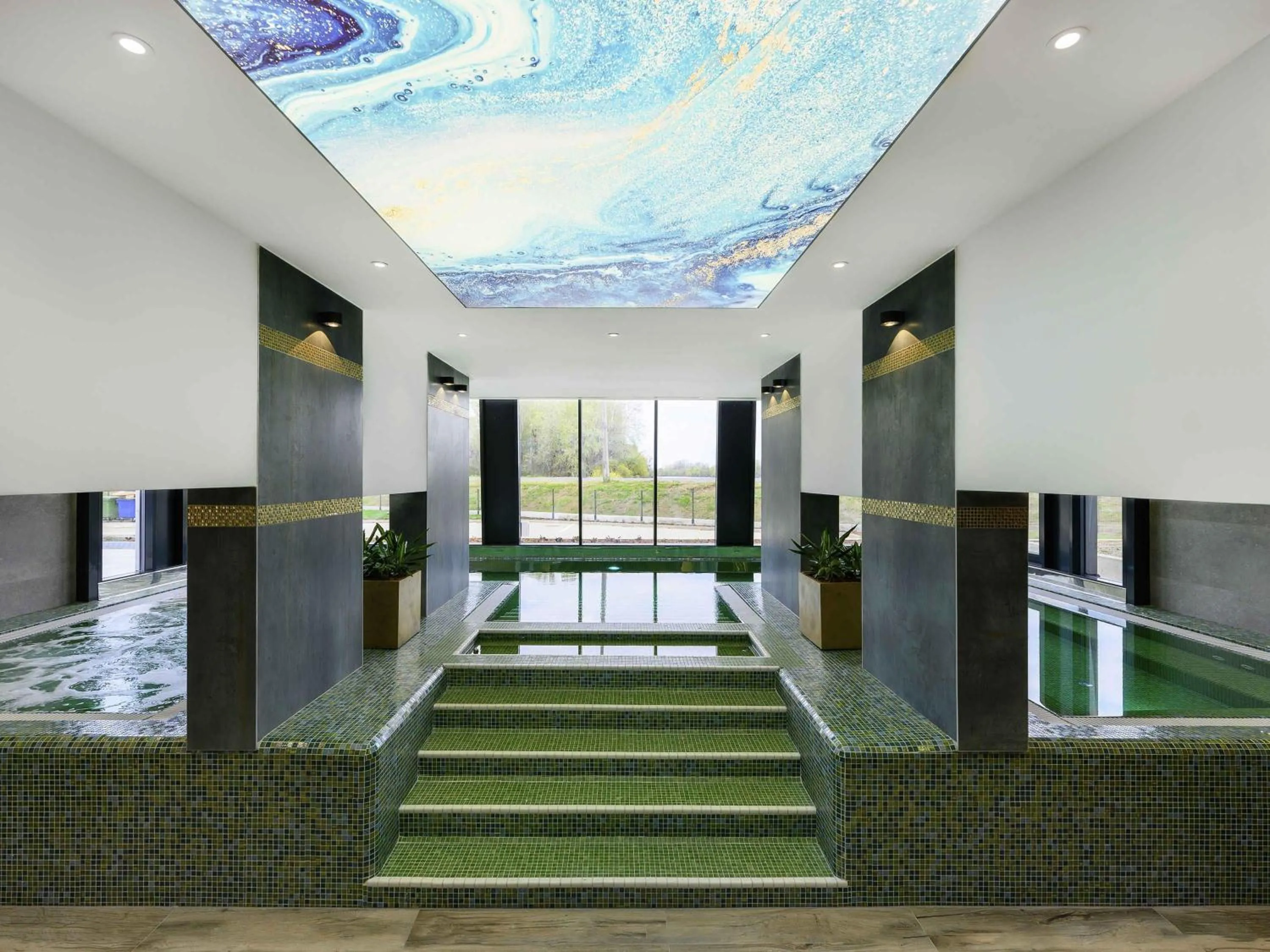 Pool view in Mercure Tokaj Center