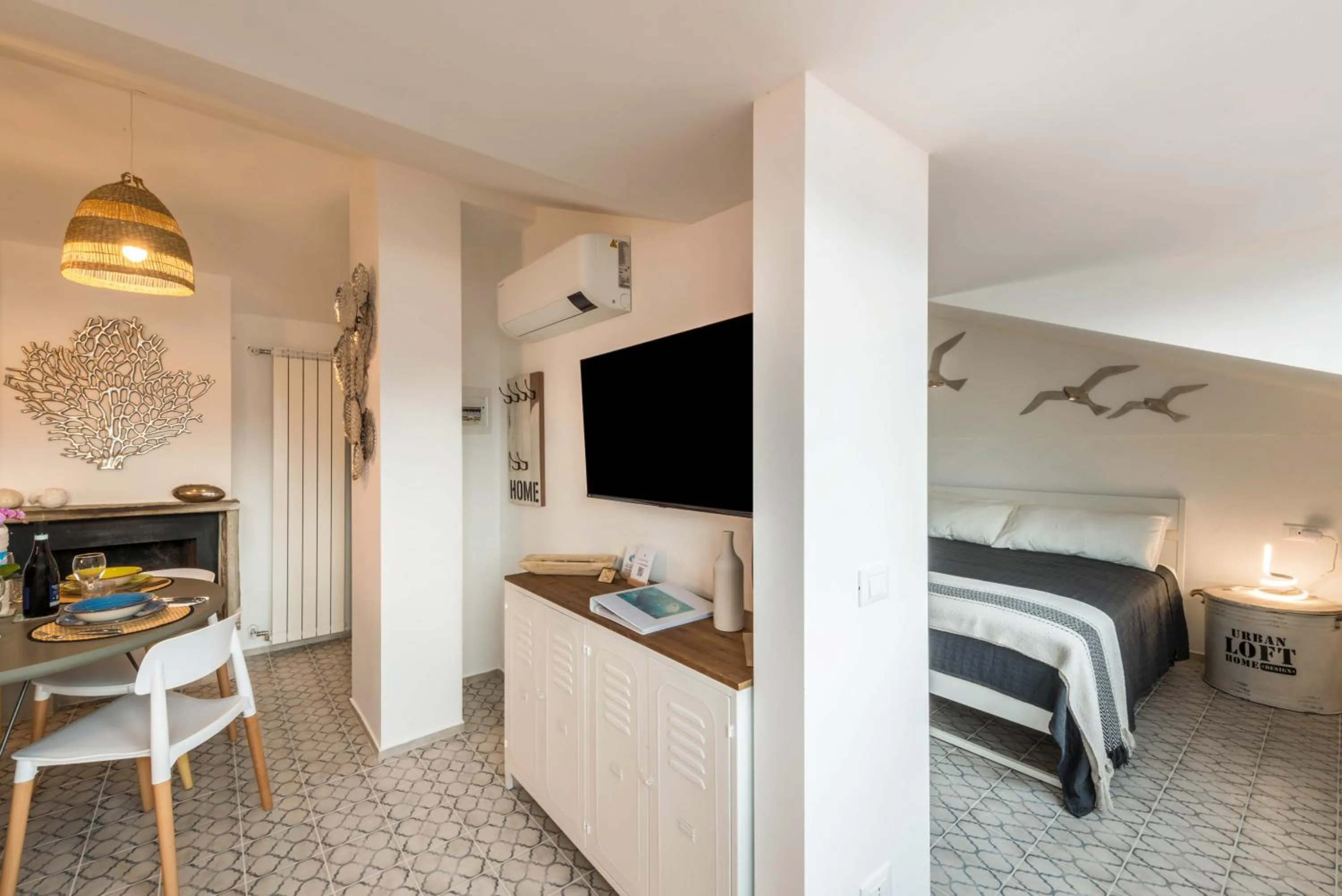 Property building, Bed in Casa Royale Appartamento Aria