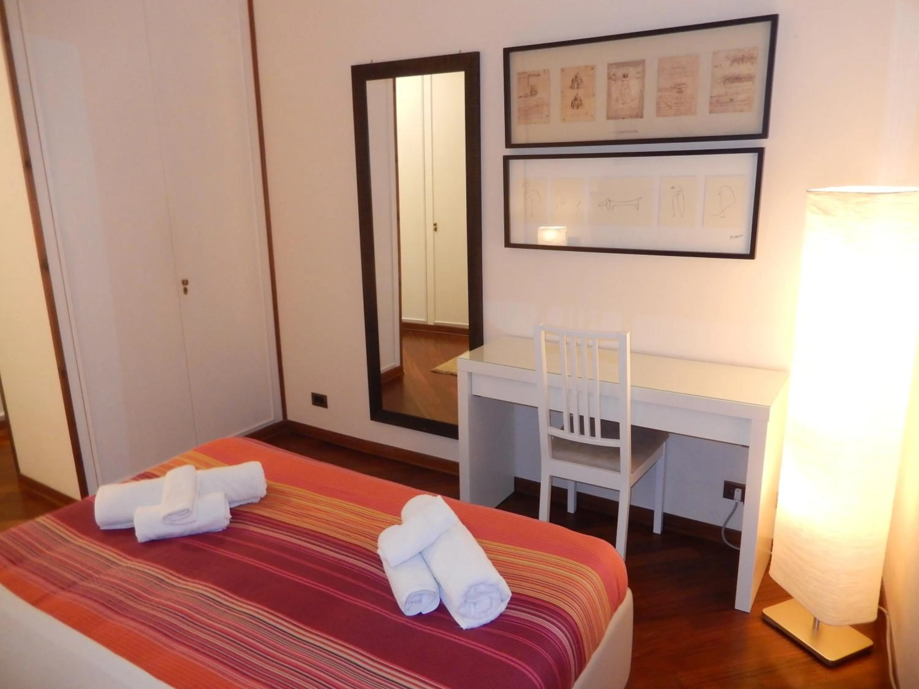 Photo of the whole room, Bed in Colosseo Homerents 2