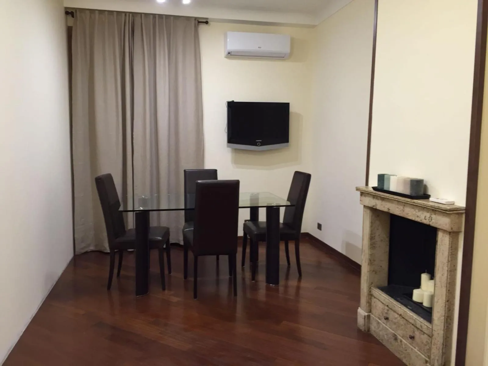 Dining area in Colosseo Homerents 2