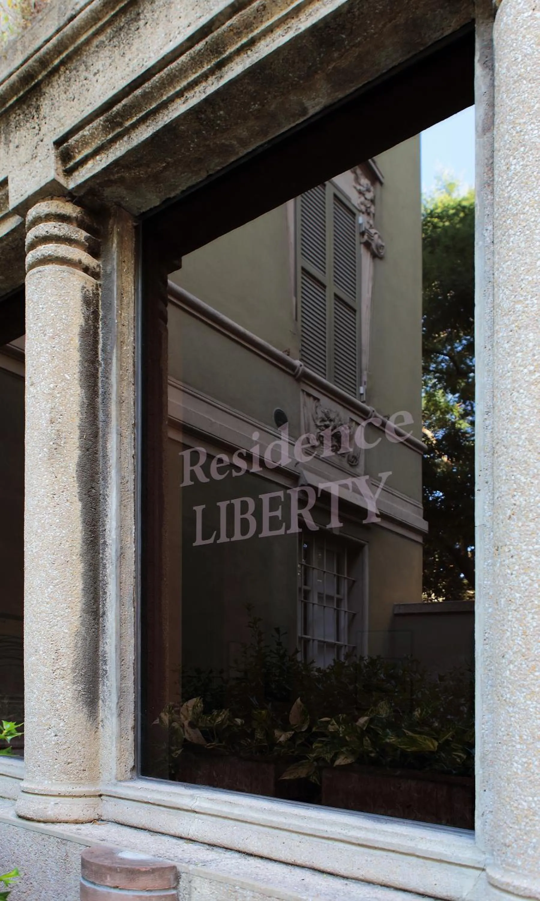 Logo/Certificate/Sign in Residence Liberty