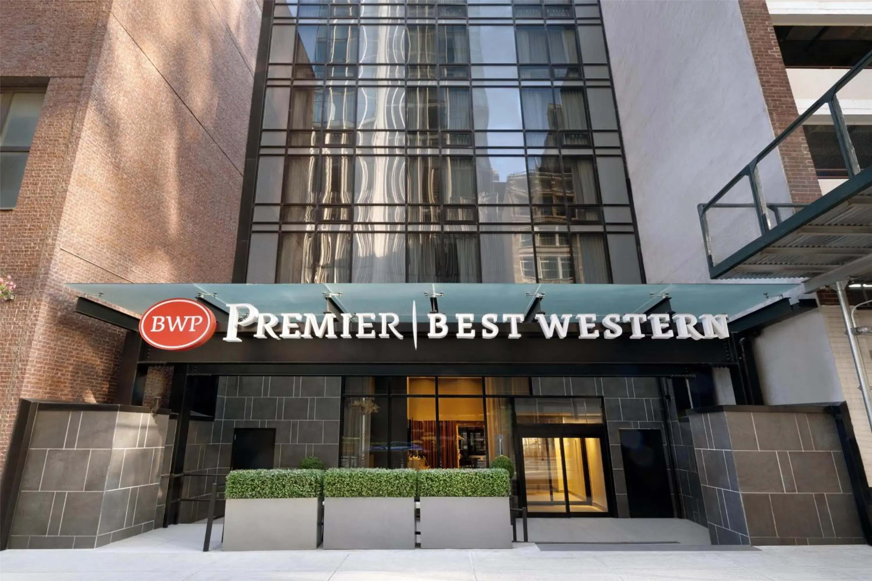 Property building in Best Western Premier Empire State Hotel Property building in Best Western Premier Empire State Hotel