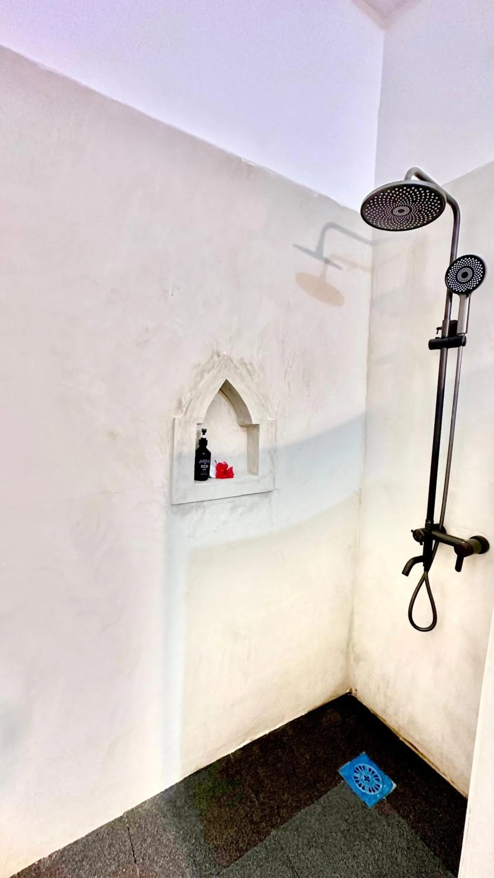 Bathroom in Chikachika Beach B&B