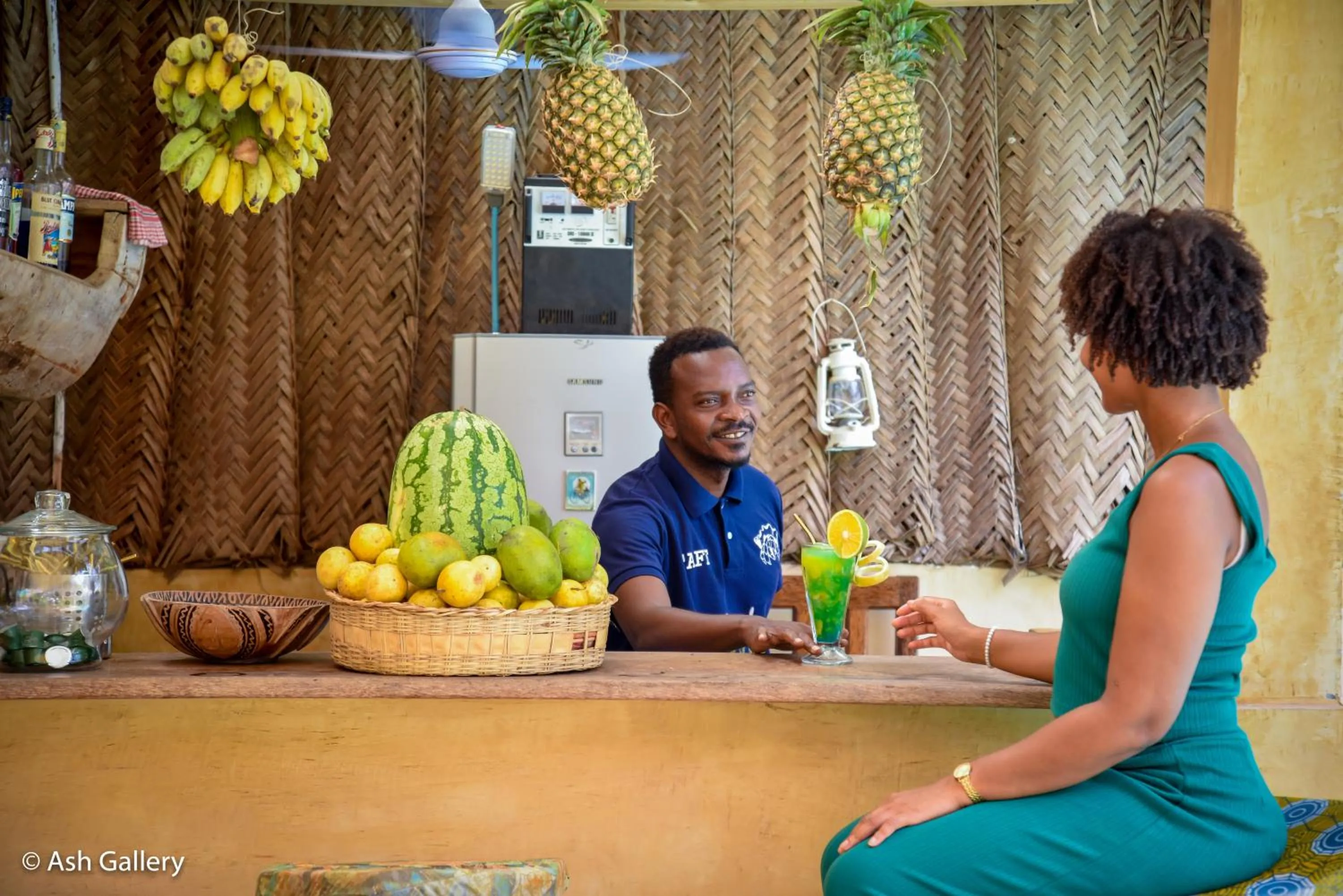 Food and drinks in Chikachika Beach B&B