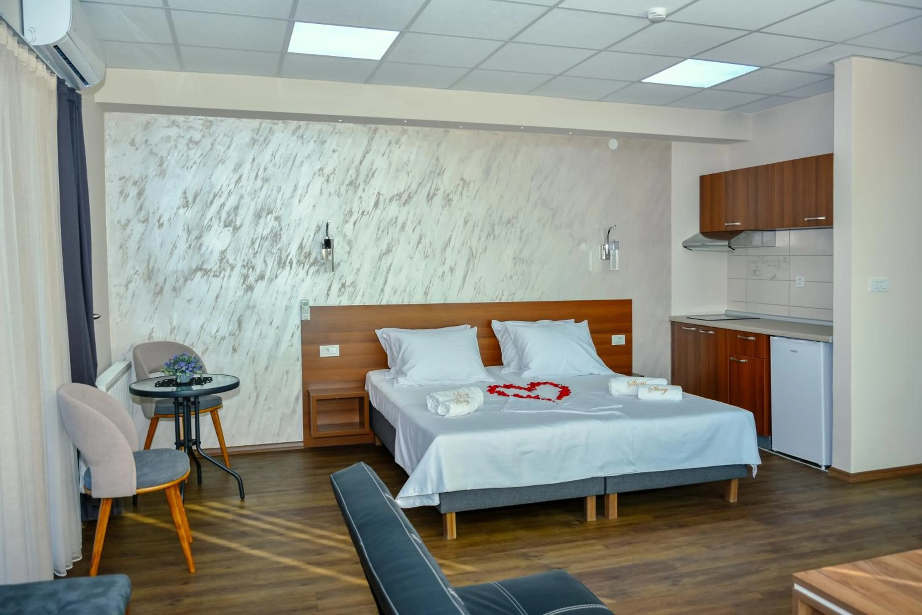 Photo of the whole room, Bed in Hotel Story