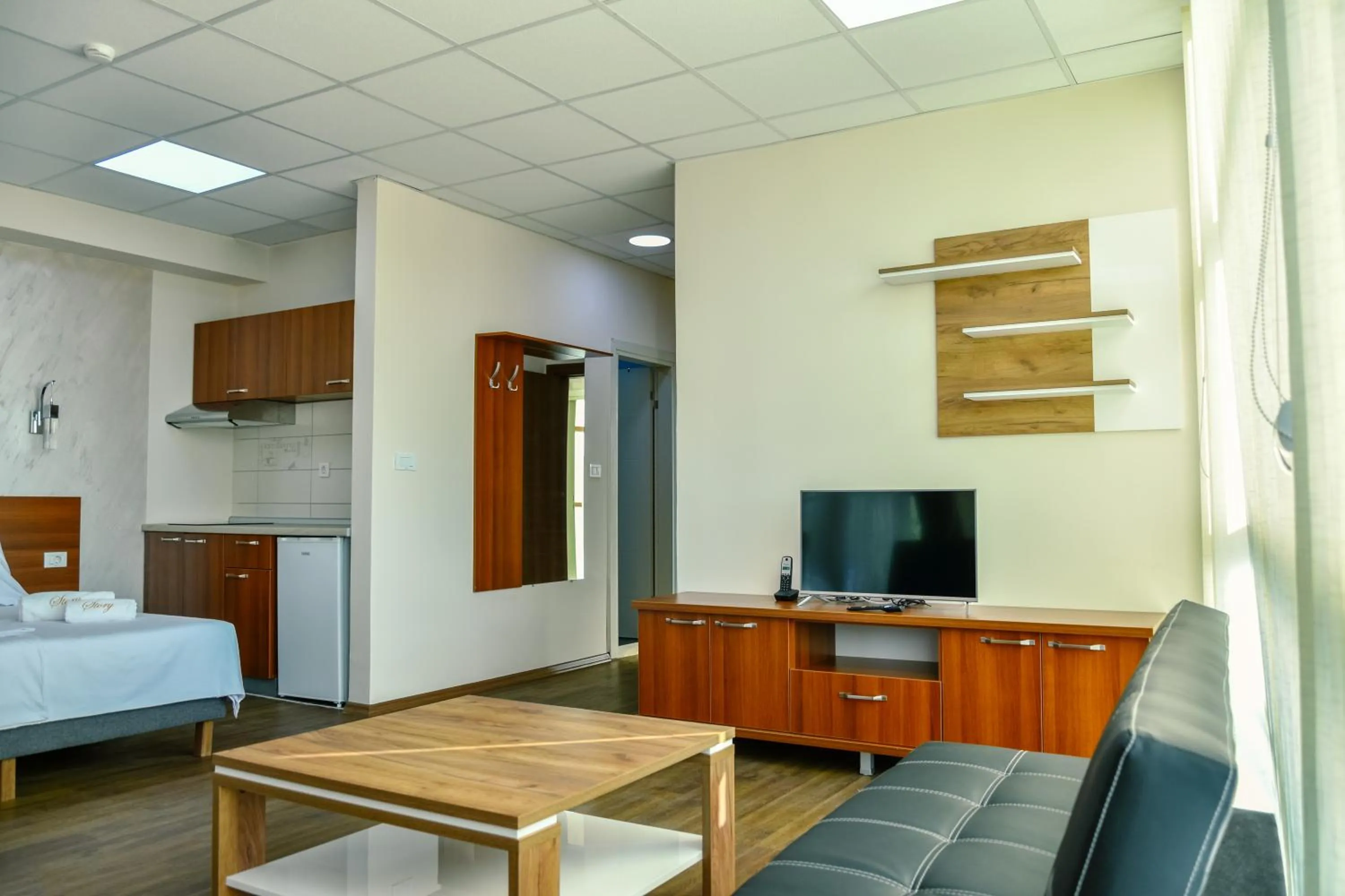 TV and multimedia, Bed in Hotel Story