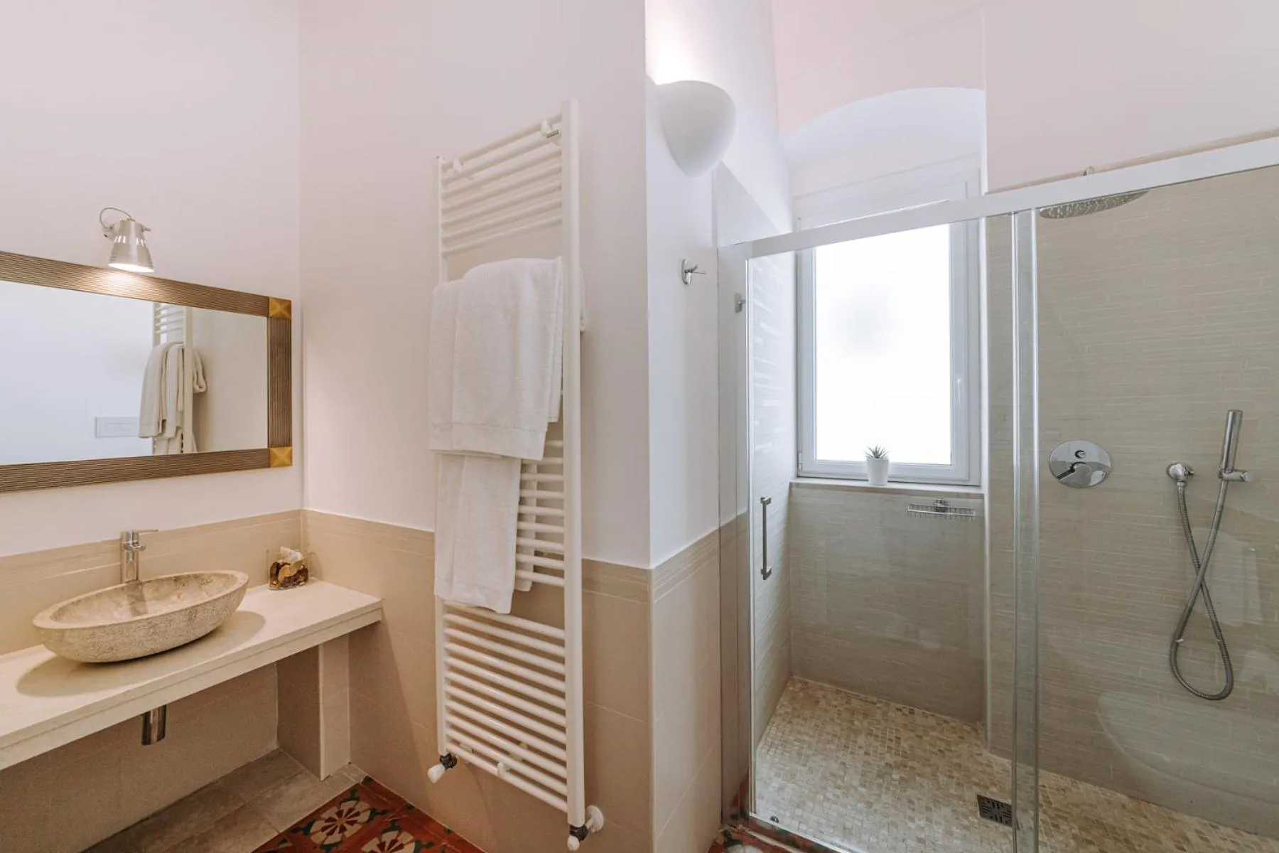 Bathroom in Lamare cucina e dimore