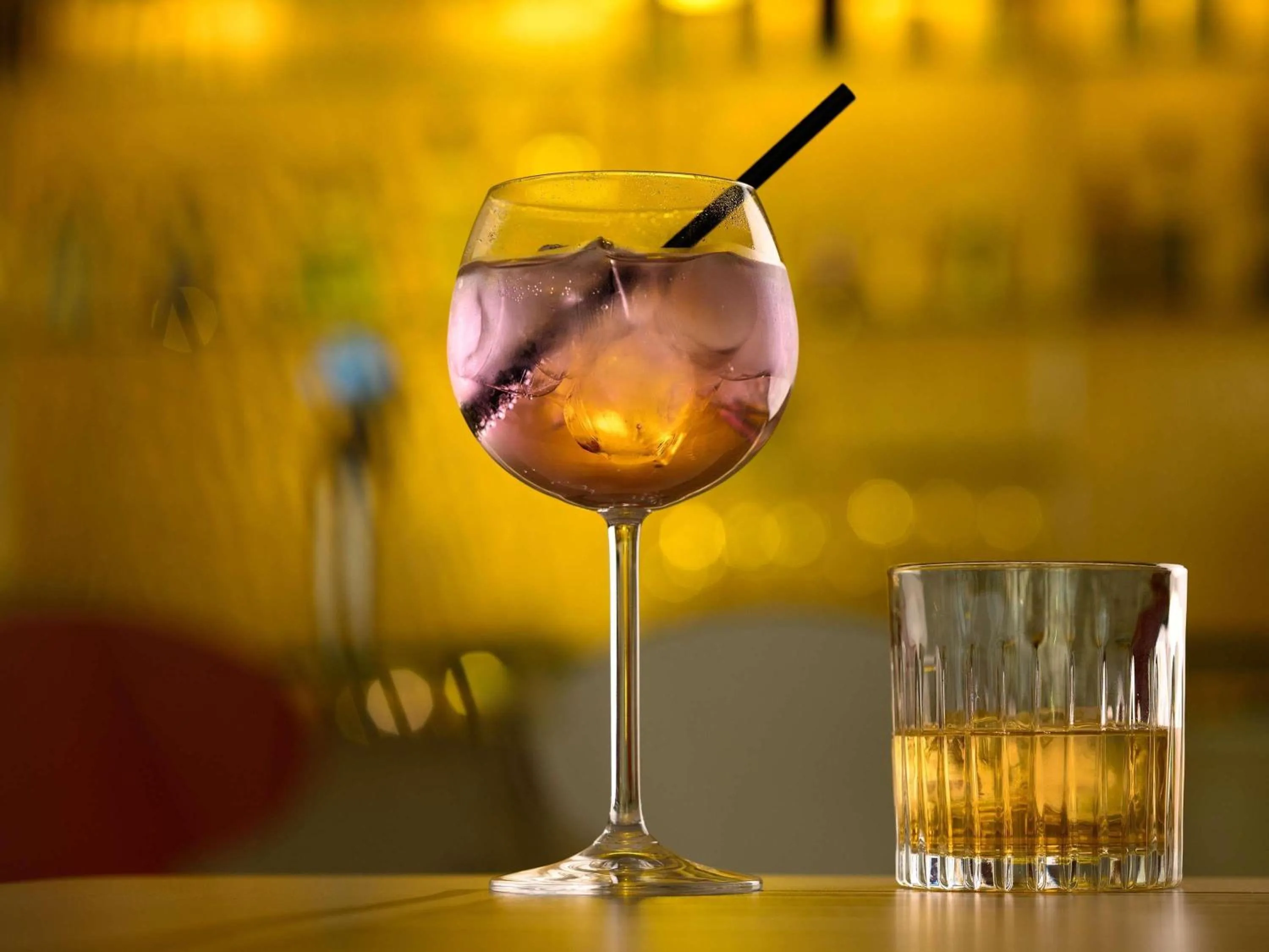 Lounge or bar in Ibis Győr