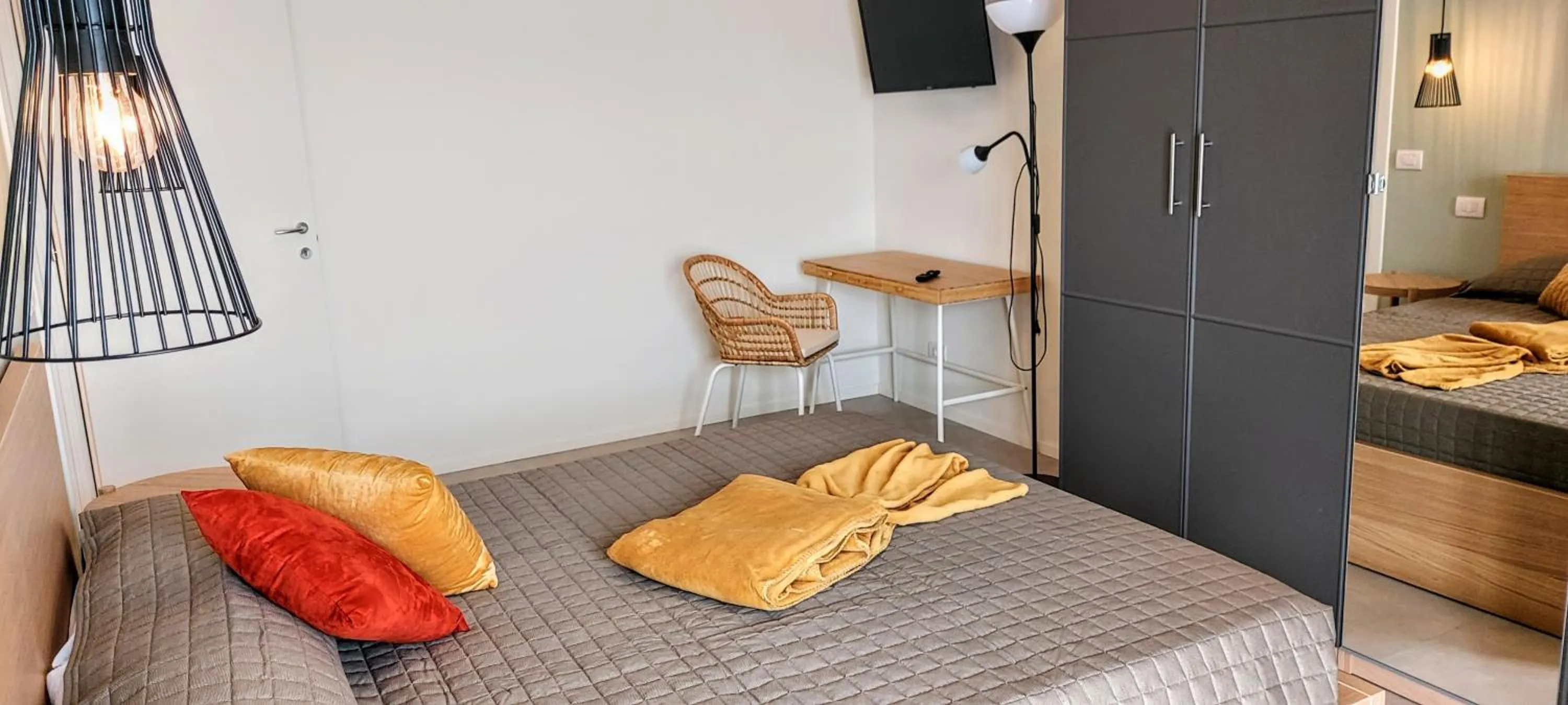 Bed in Suite Rent Milan 3