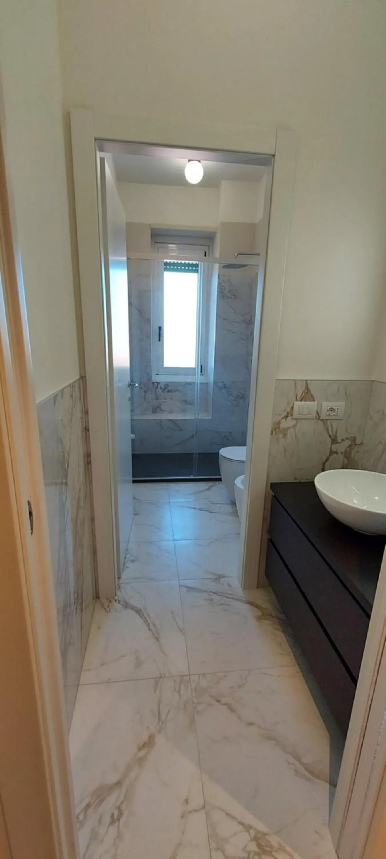 Bathroom, Bed in Suite Rent Milan 3