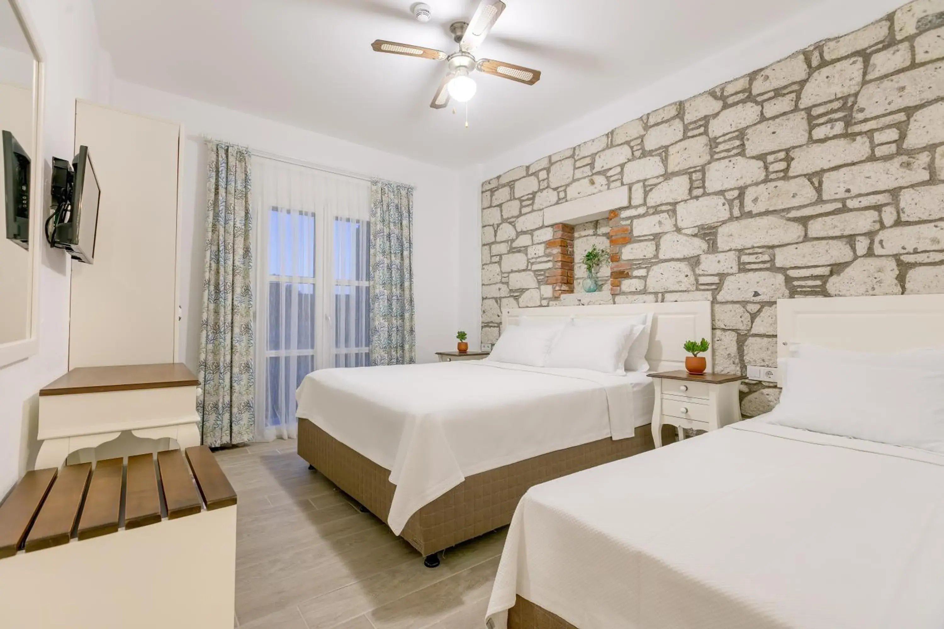 Triple Room in Alacati Fora Bella Triple Room in Alacati Fora Bella