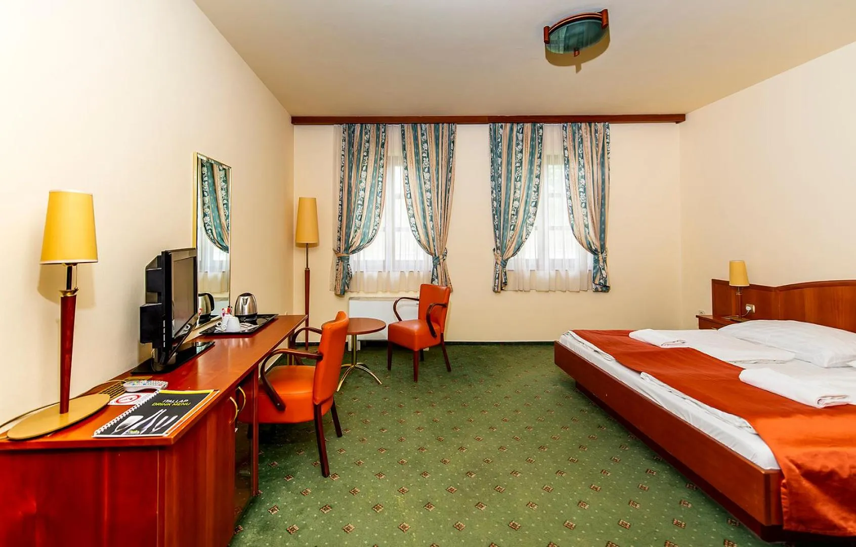 Gastland M0 Hotel & Conference Center