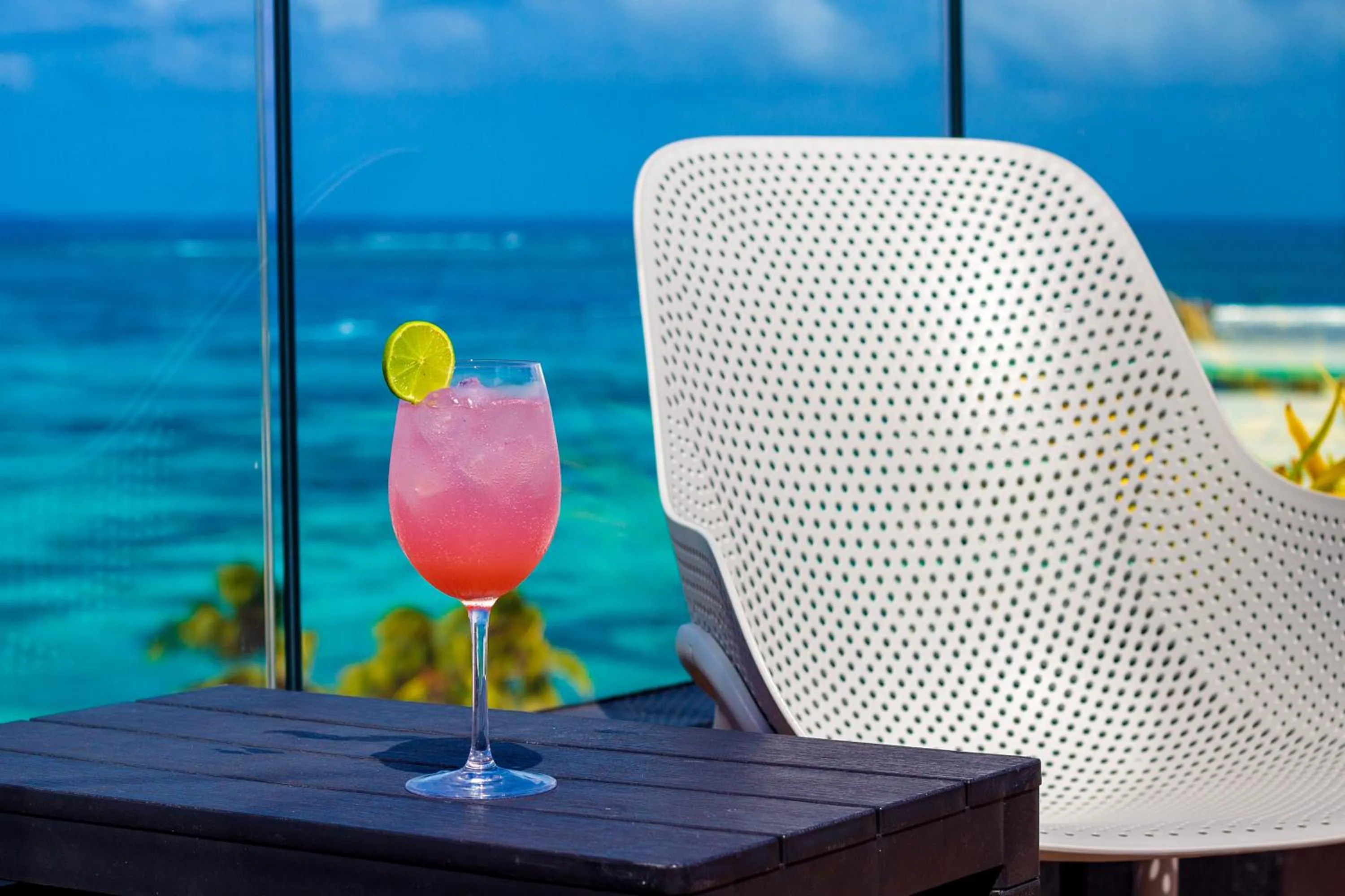 Alcoholic drinks in Sea Avenue Hotel